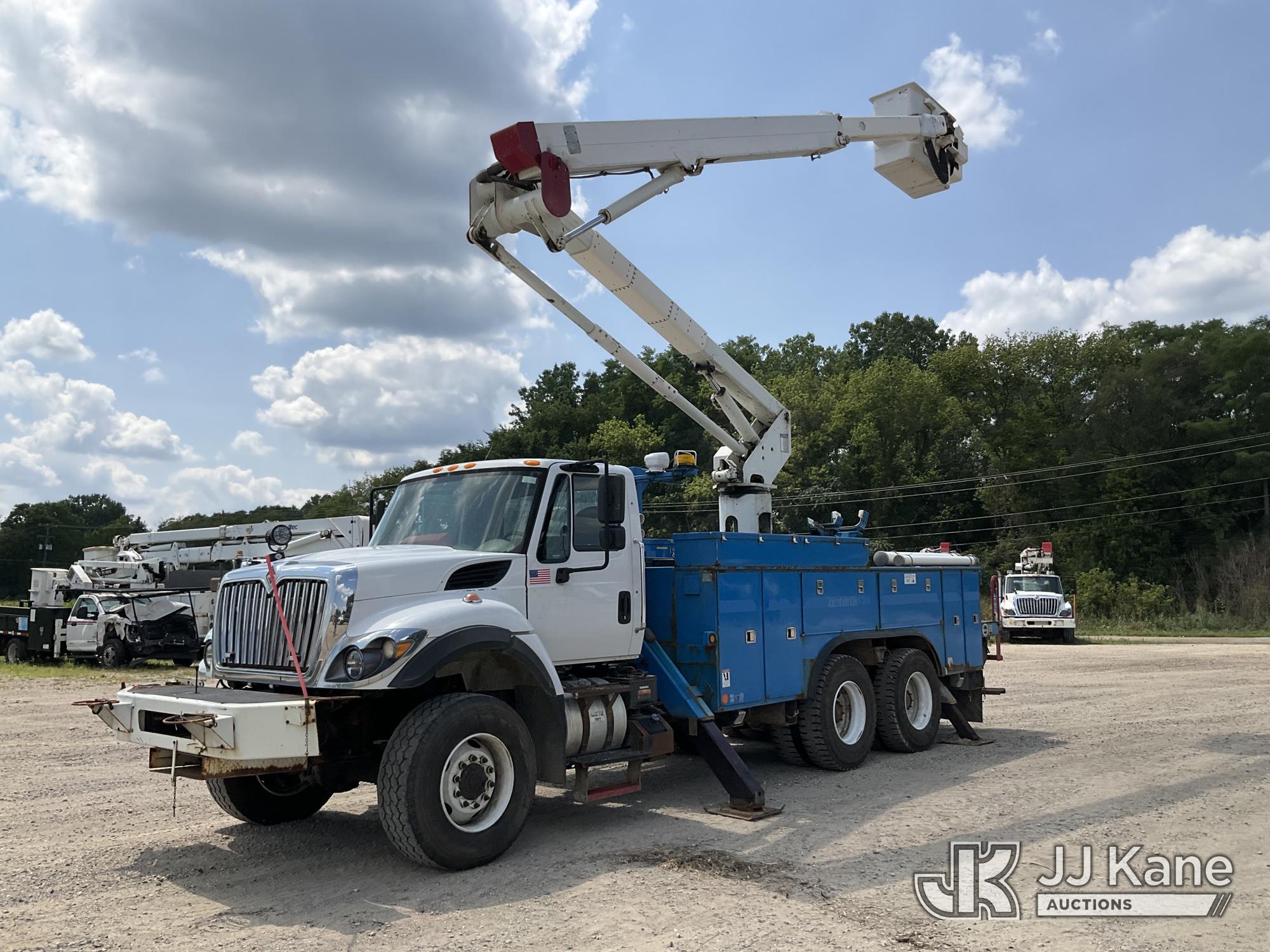 HiRanger TL55, Articulating & Telescopic Material Handling Bucket Truck center mounted on 2017 International 7400 T/A Utility Truck
