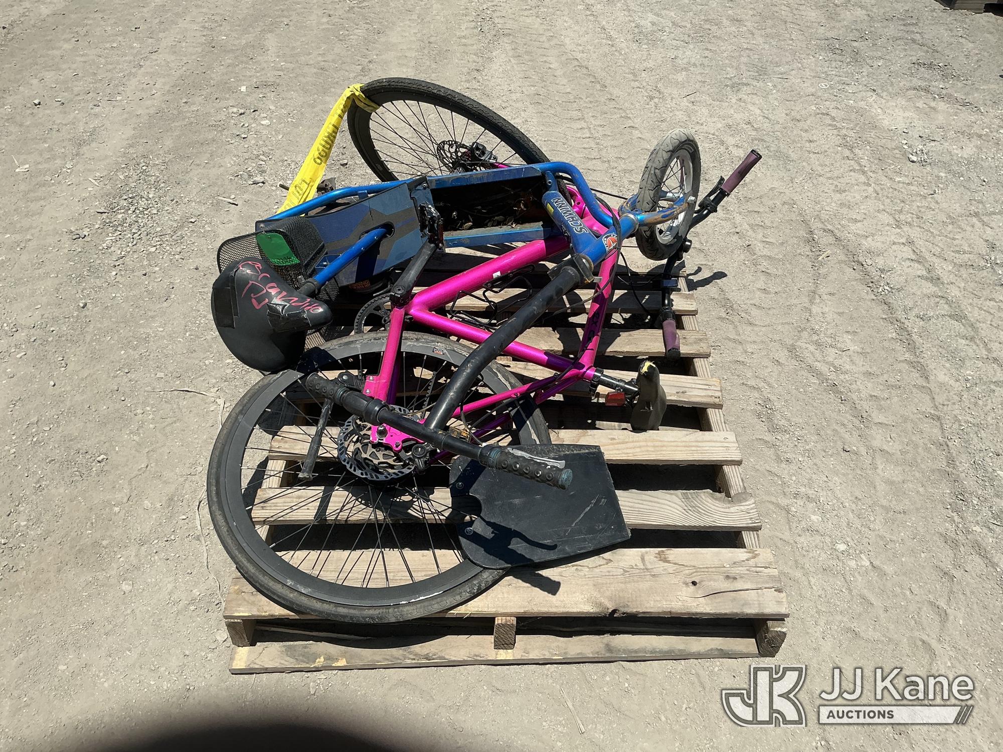 Pallet of Bicycles (Used) NOTE: This unit is being sold AS IS/WHERE IS via Timed Auction and is located in Jurupa Valley