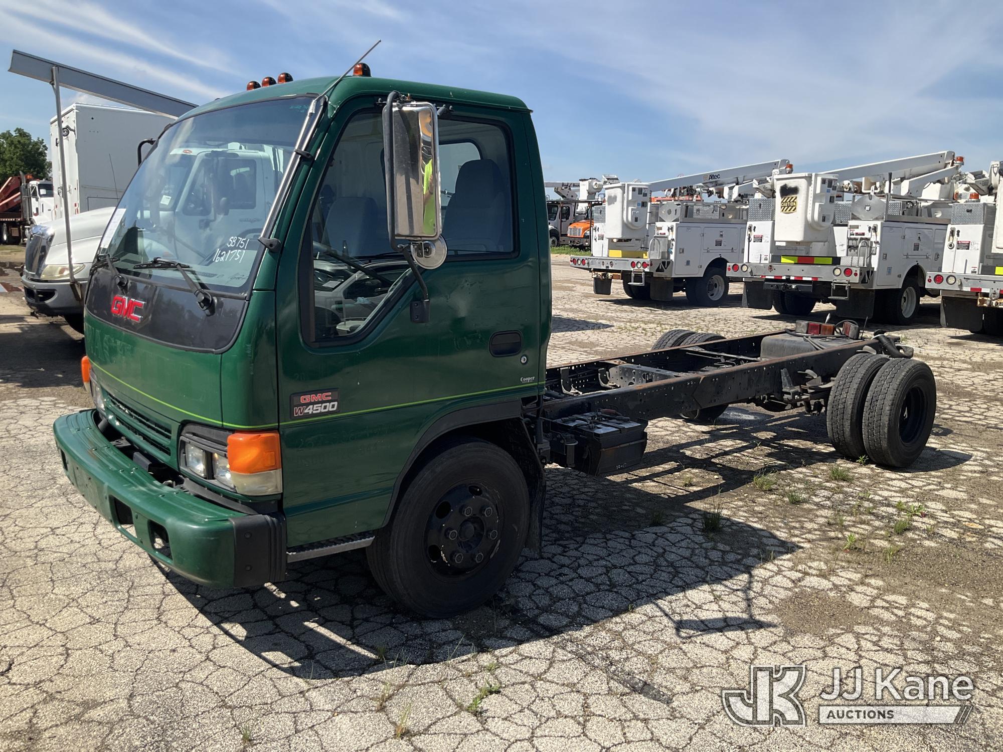 Photo of a 2002 GMC W45042