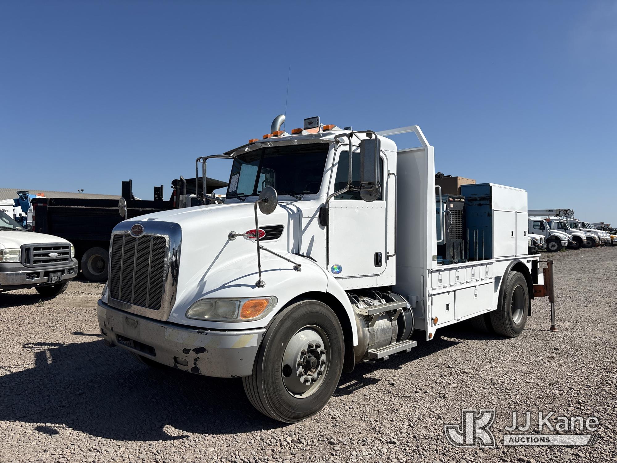 Photo of a 2013 Peterbilt 337