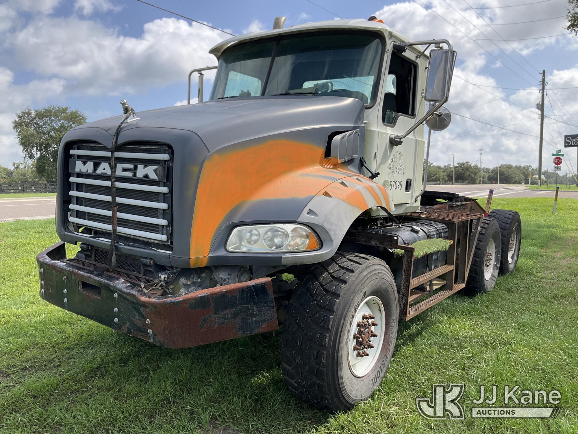 Photo of a 2017 Mack GU813