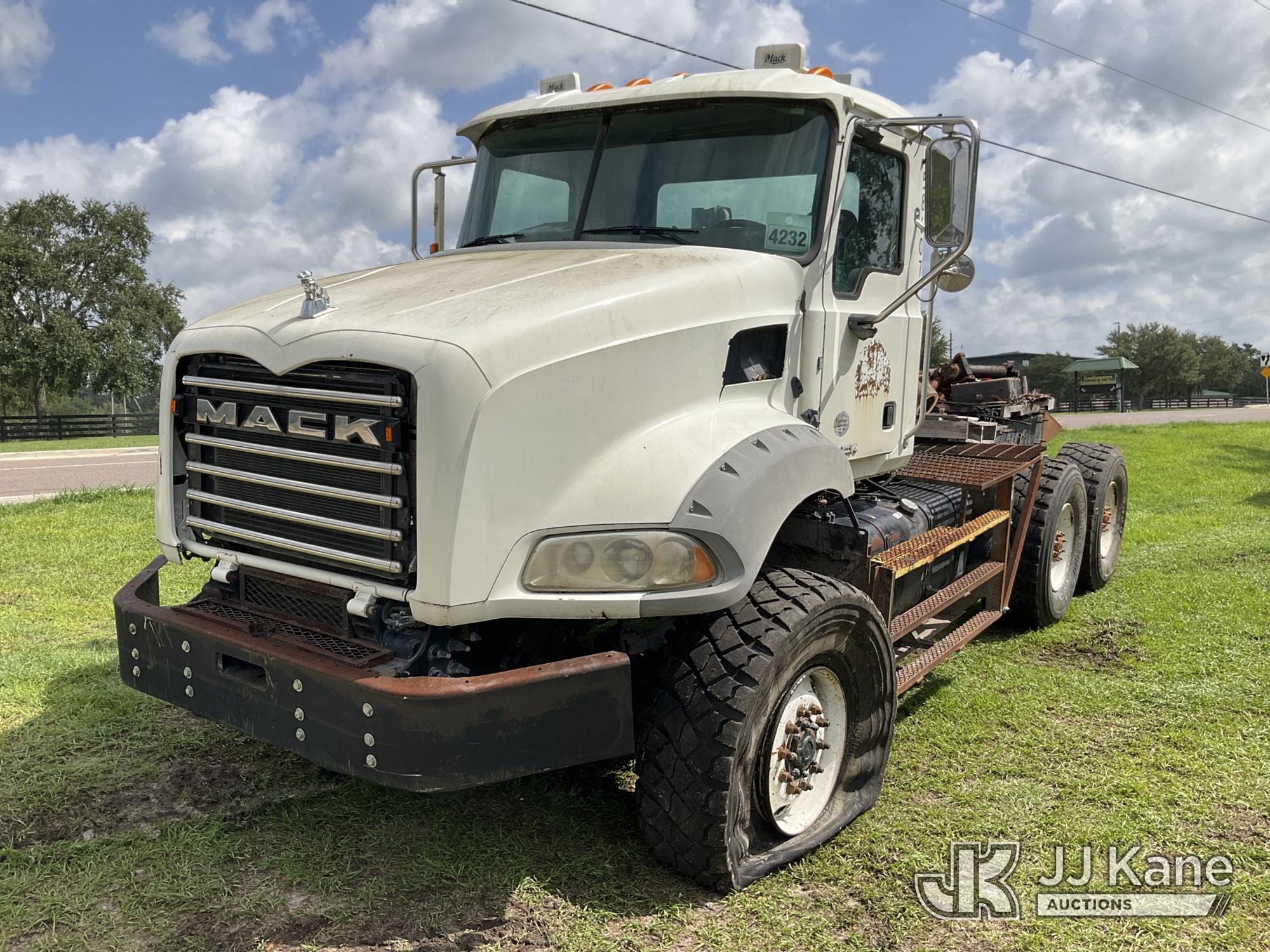 Photo of a 2018 Mack GU813