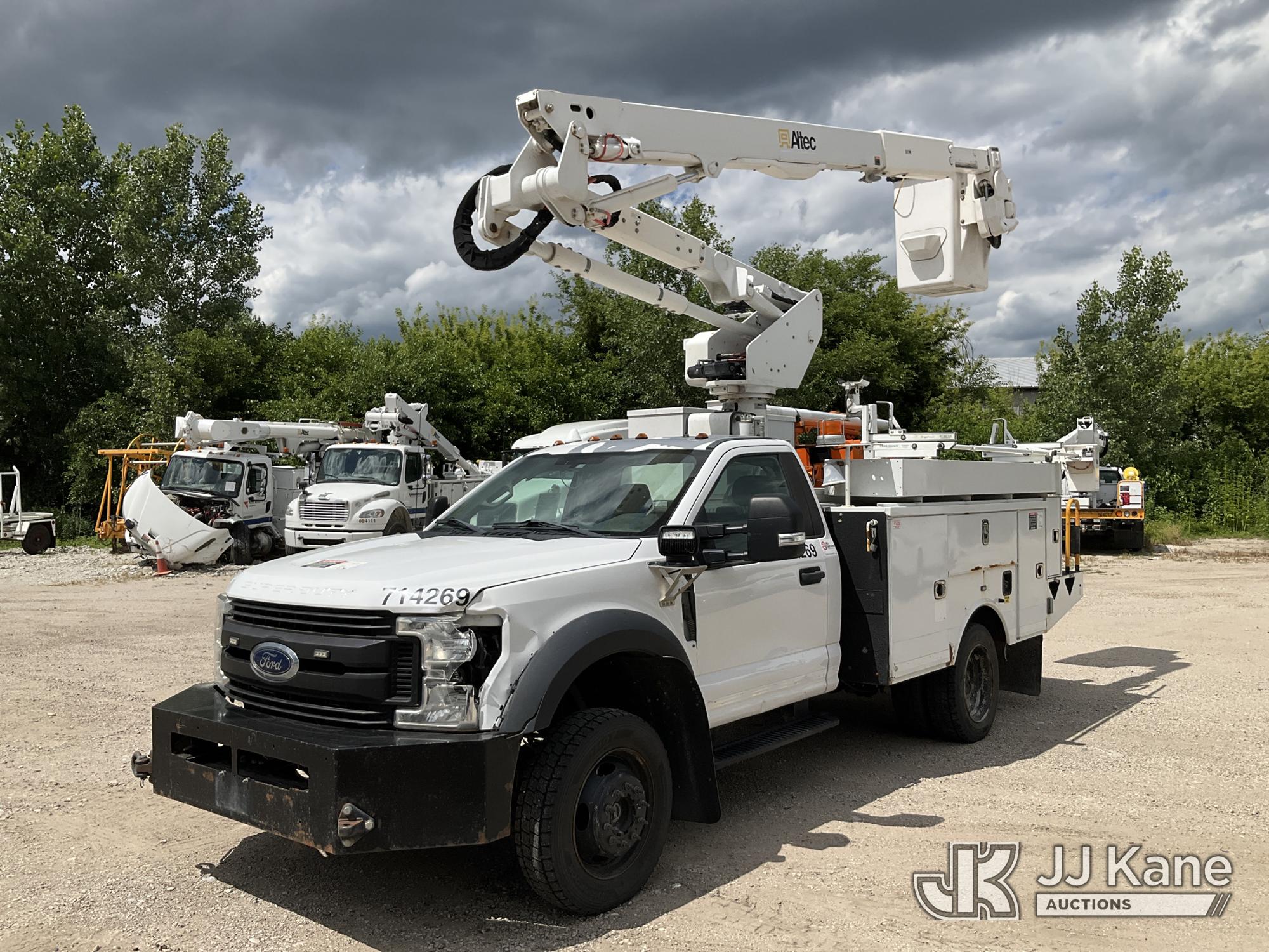 Altec AT40G, Articulating & Telescopic Bucket Truck mounted behind cab on 2018 Ford F-550 Service Truck