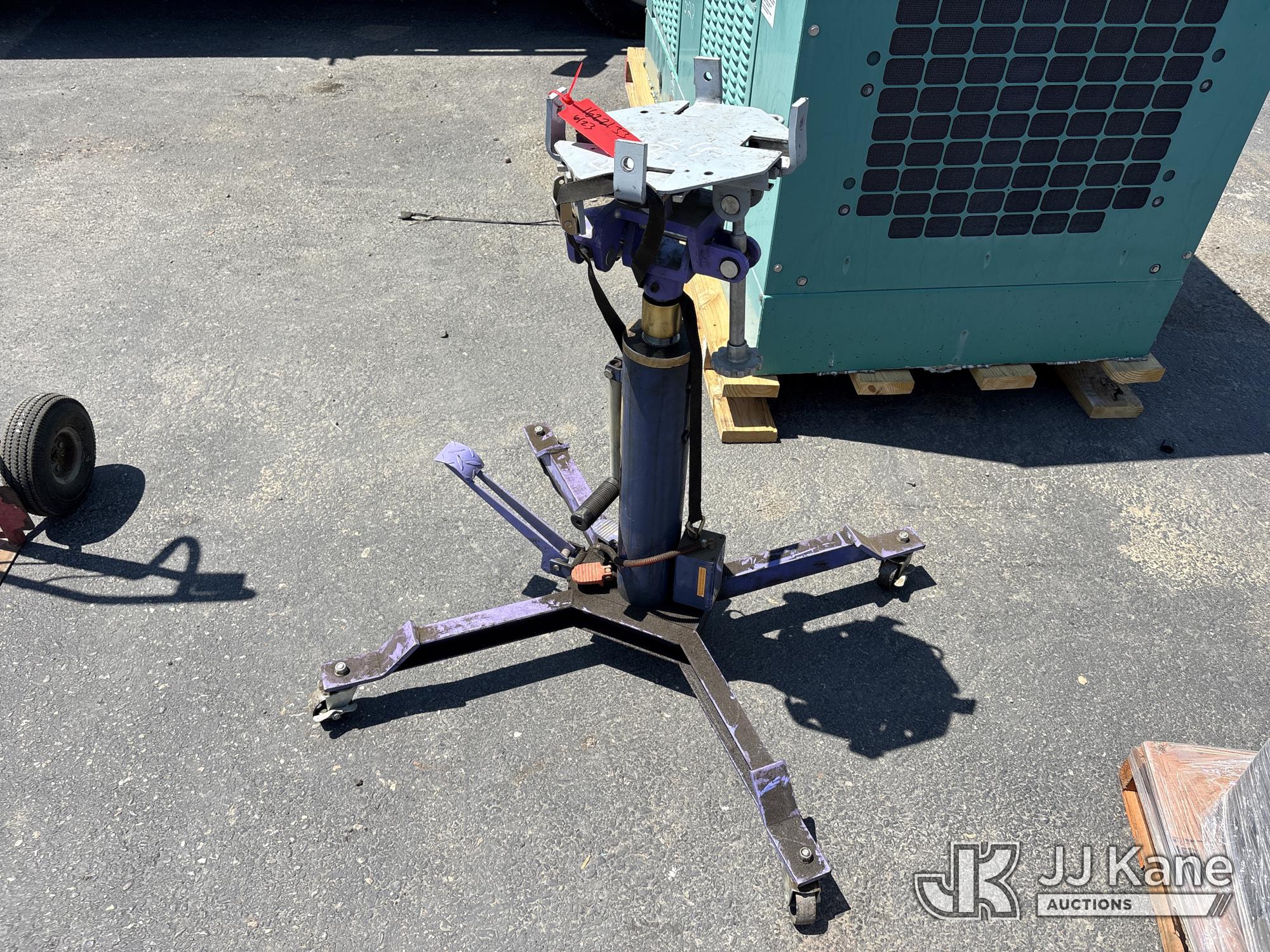 Telescopic Transmission Jack (Used) NOTE: This unit is being sold AS IS/WHERE IS via Timed Auction and is located in Dixon
