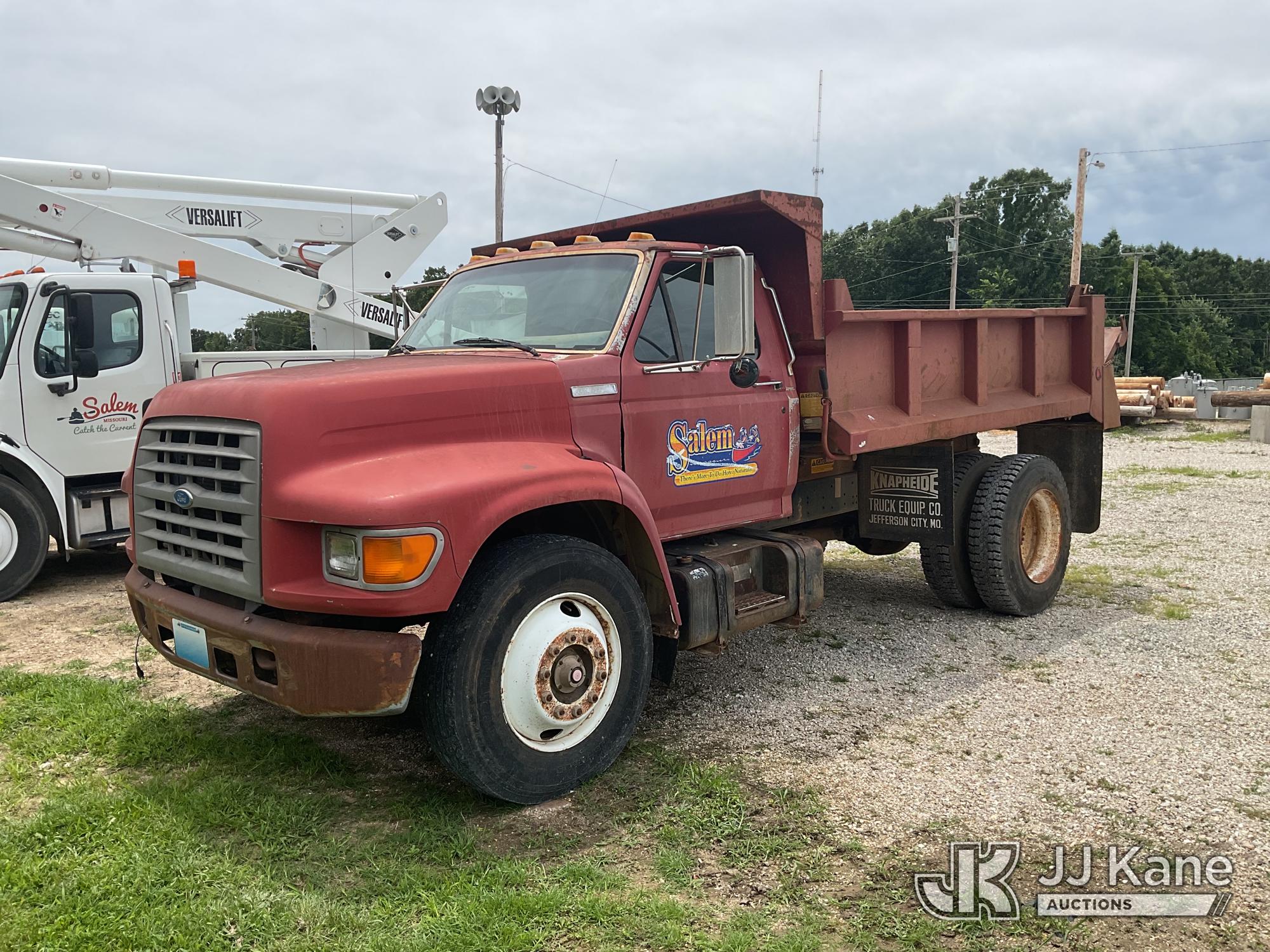 1995 Ford F800
