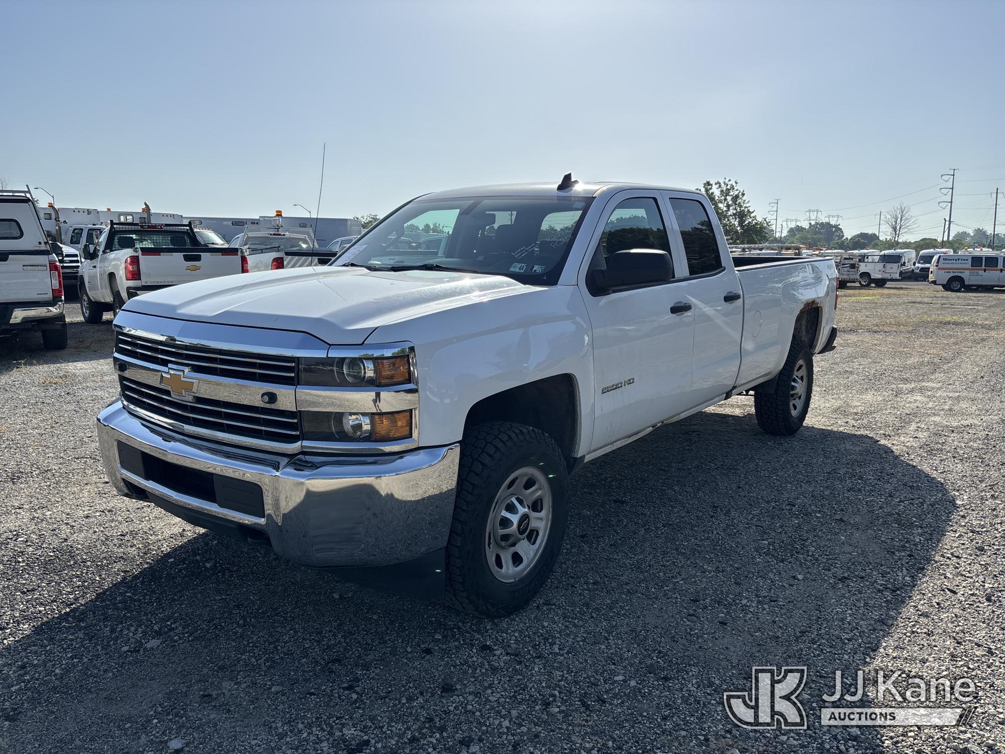 2016 Chevrolet Silverado 2500HD 4x4 Extended-Cab Pickup Truck