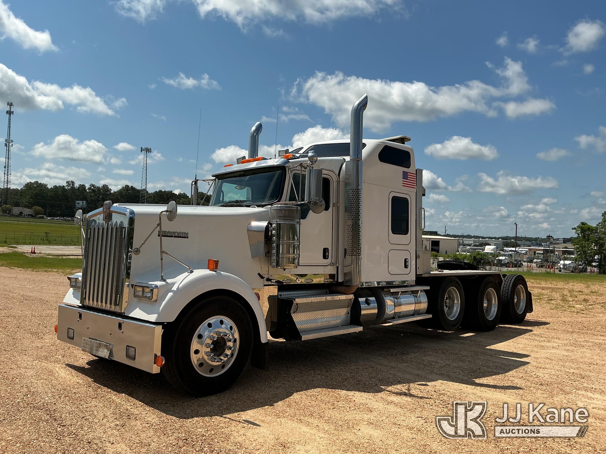 Photo of a 2017 Kenworth W900