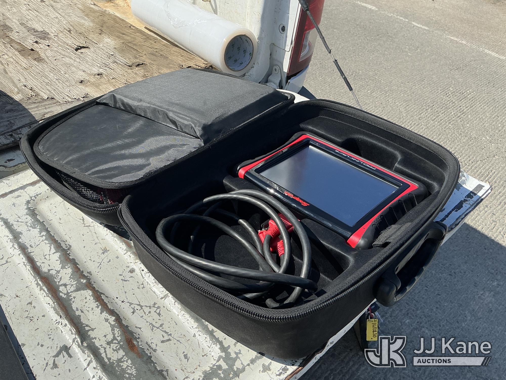 SNAP-ON PRO LINK ULTRA (vehicle scan tool) S/N 9954 (Operational)(Missing Wall Charger) NOTE: This unit is being sold AS IS/WHERE IS via Timed Auction and is located in Dixon