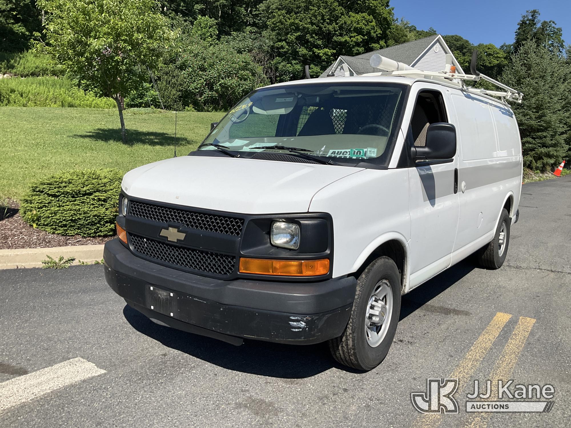 2011 Chevrolet Express G2500 Cargo Van