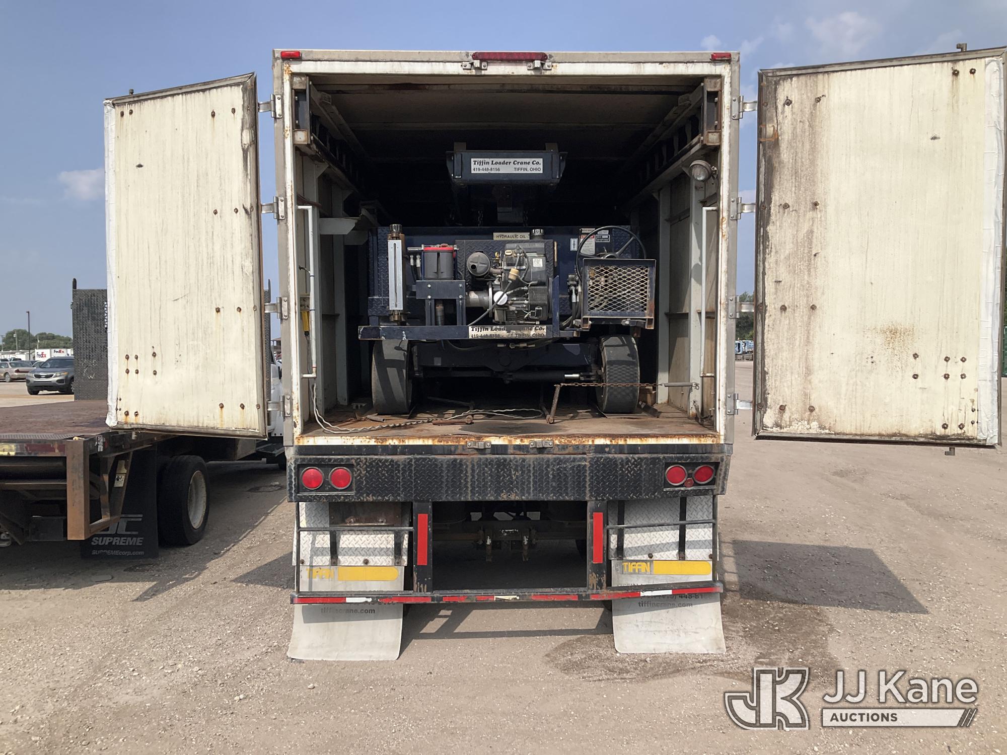 1983 BUDC T/A Van Body Trailer