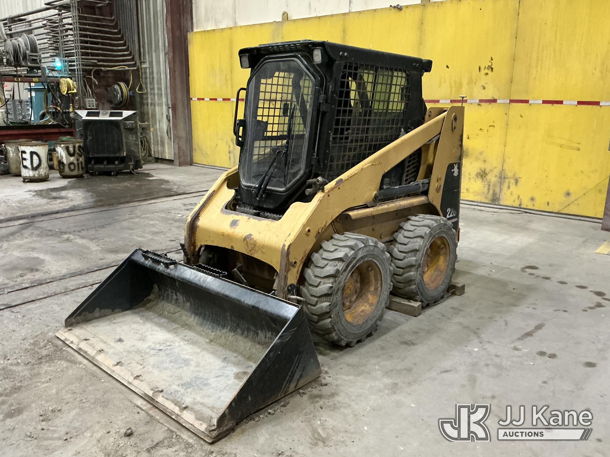 Photo of a 1999 Caterpillar 226