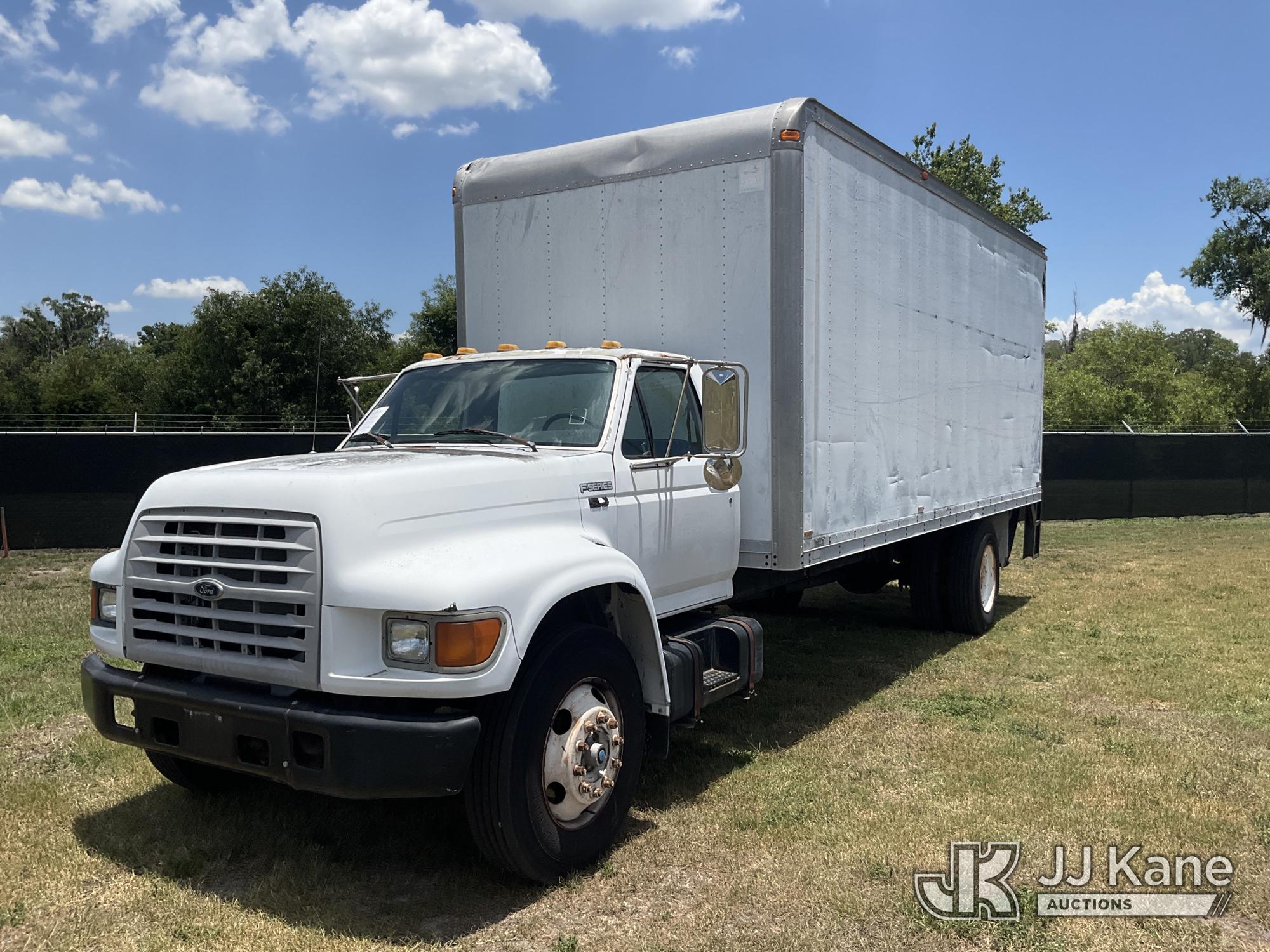 Photo of a 1999 Ford F800