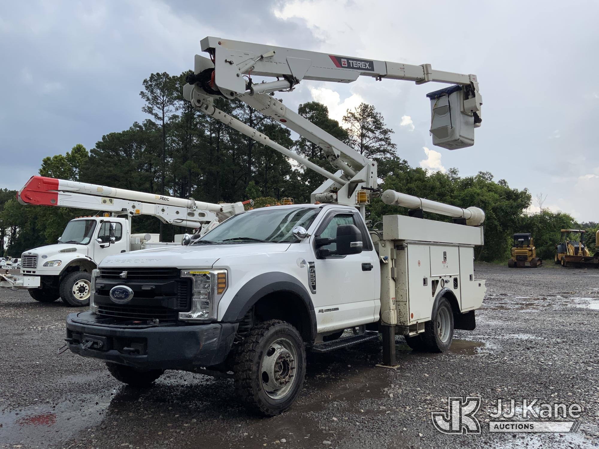 Photo of a 2018 Ford F-550