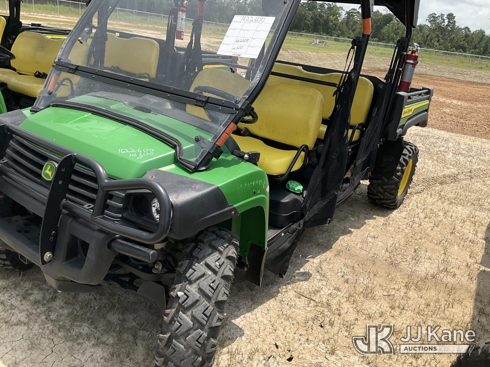 Photo of a 2022 John Deere XUV855MS4