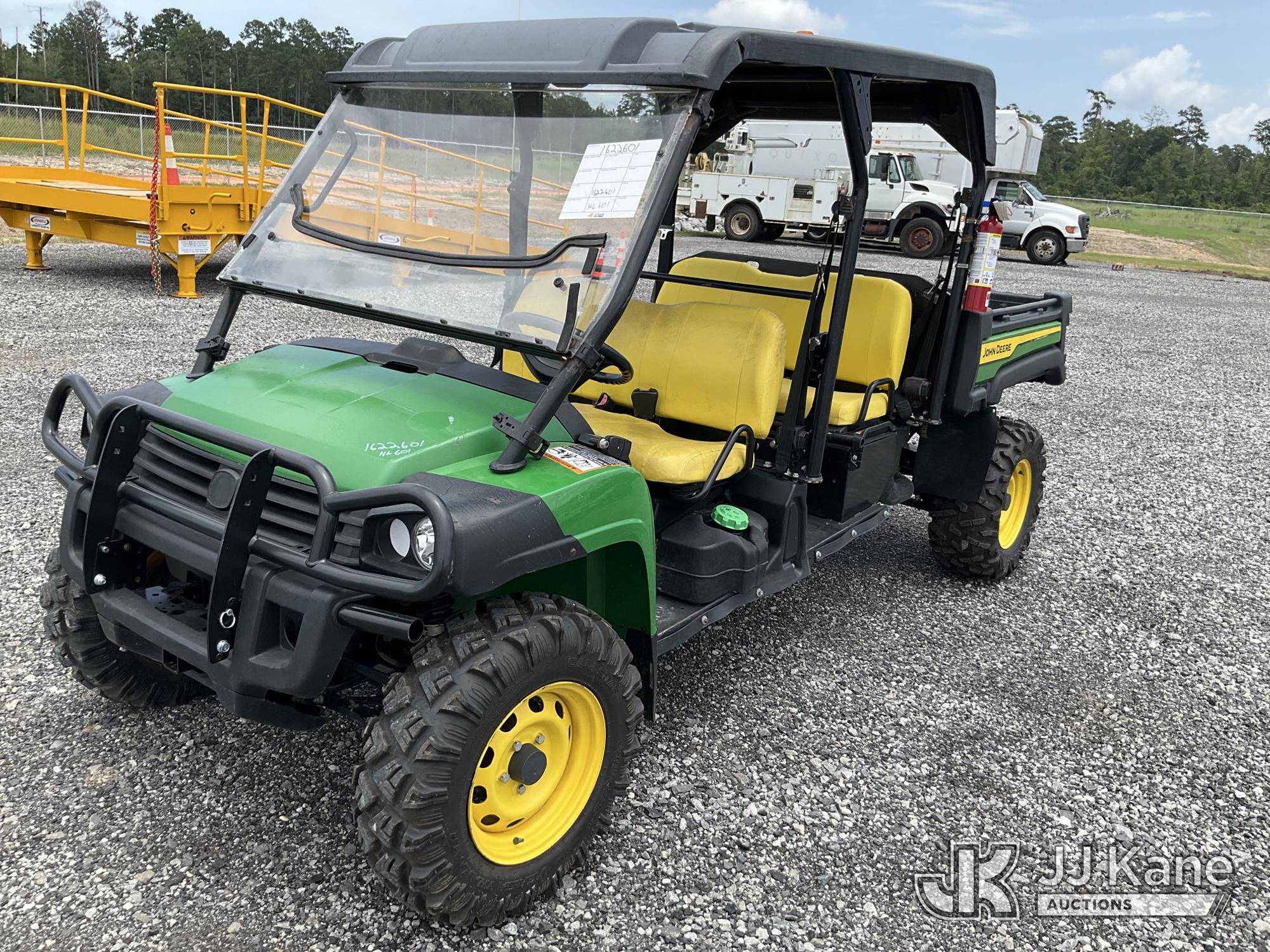 Photo of a 2022 John Deere XUV855MS4