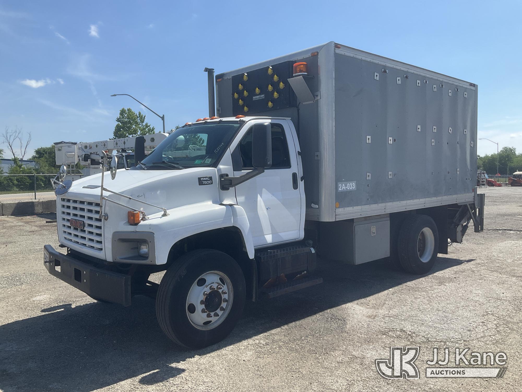 Photo of a 2005 GMC C7500