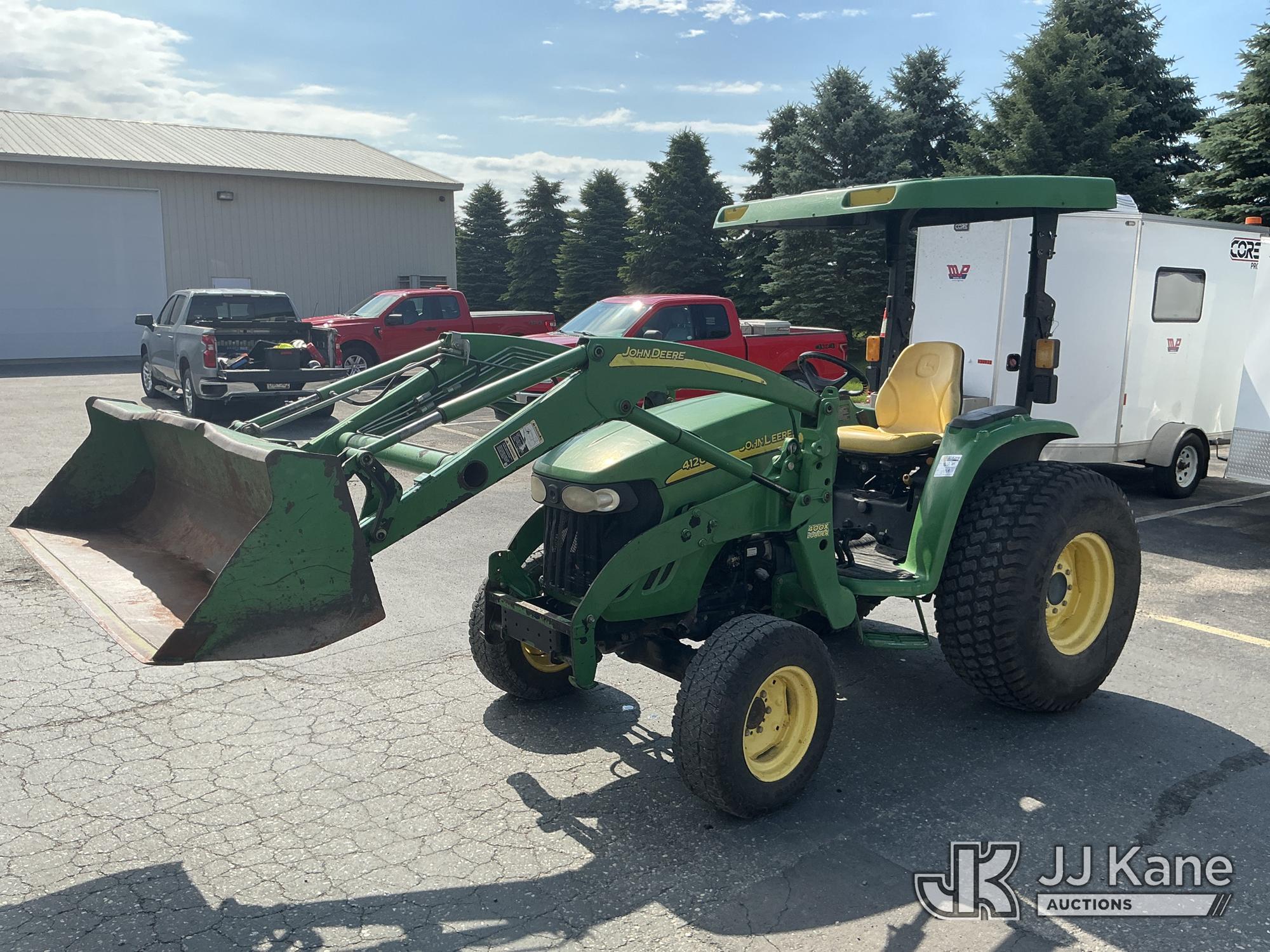 Photo of a 2010 John Deere 4120