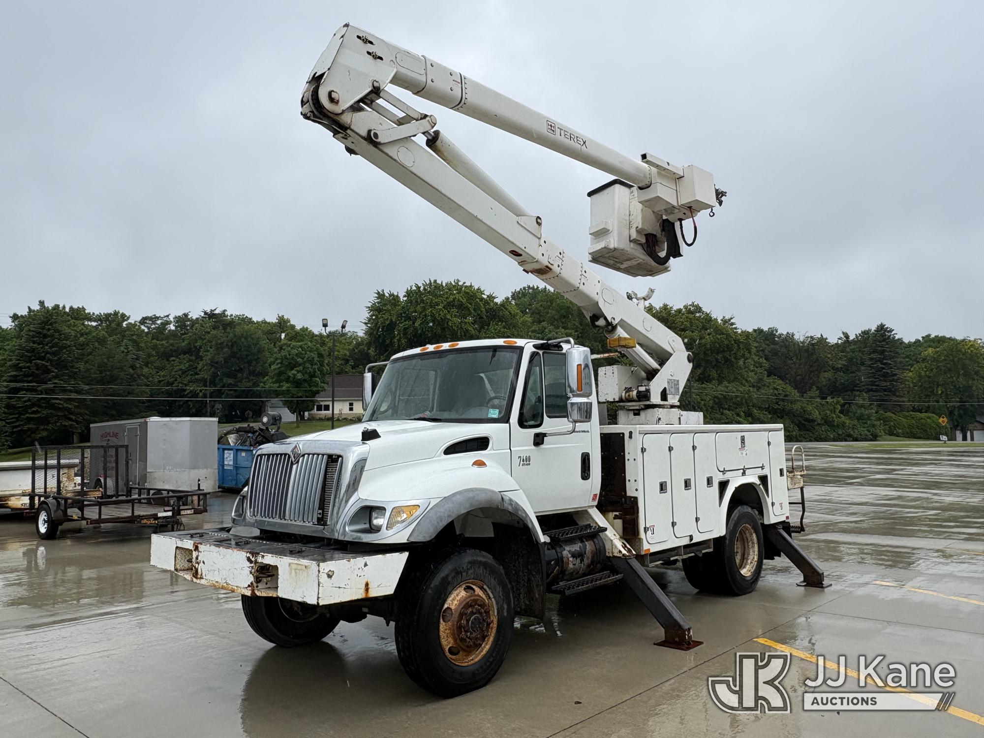 Terex/Telelect Hi-Ranger HR-46M, Material Handling Bucket Truck rear mounted on 2007 International 7400 Utility Truck