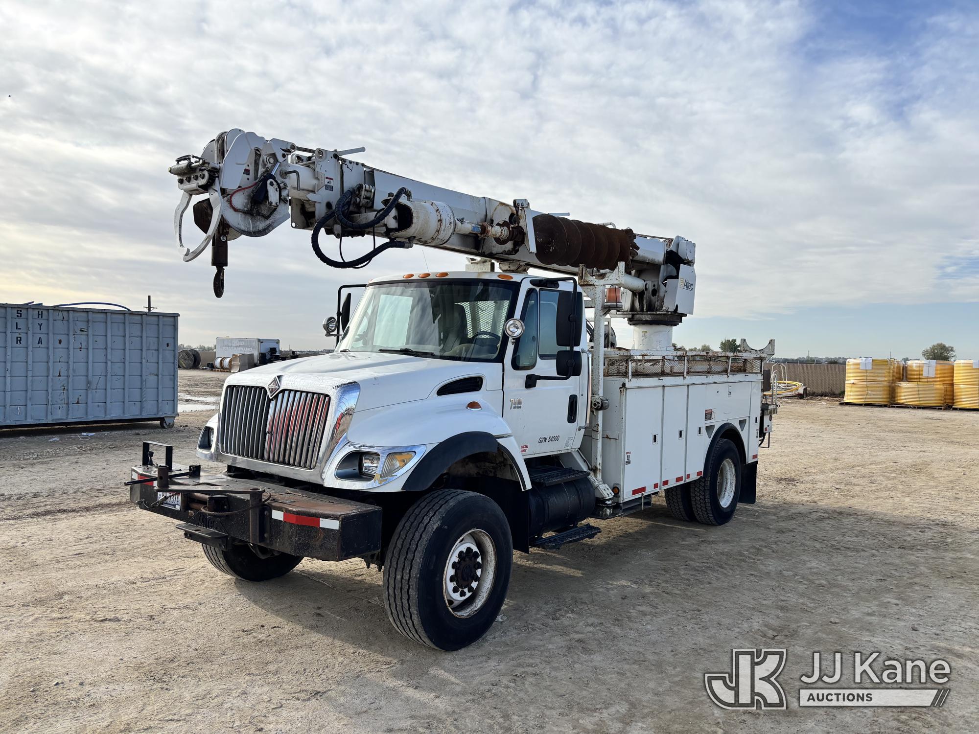 Photo of a 2005 International 7400
