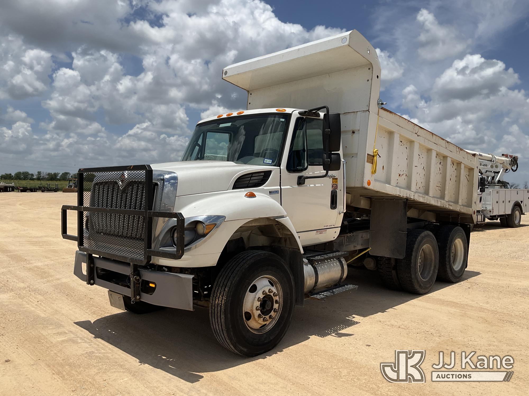 Photo of a 2014 International 7500