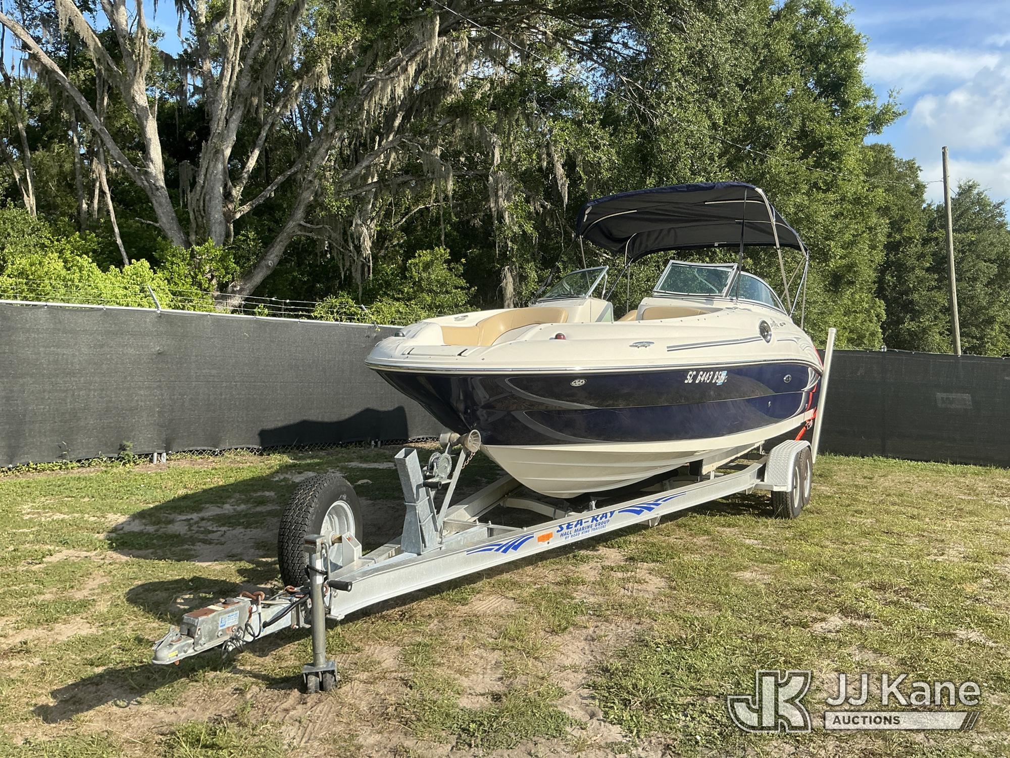 2005 Blue Sea Ray Sun Deck 25 Foot Deck Boat