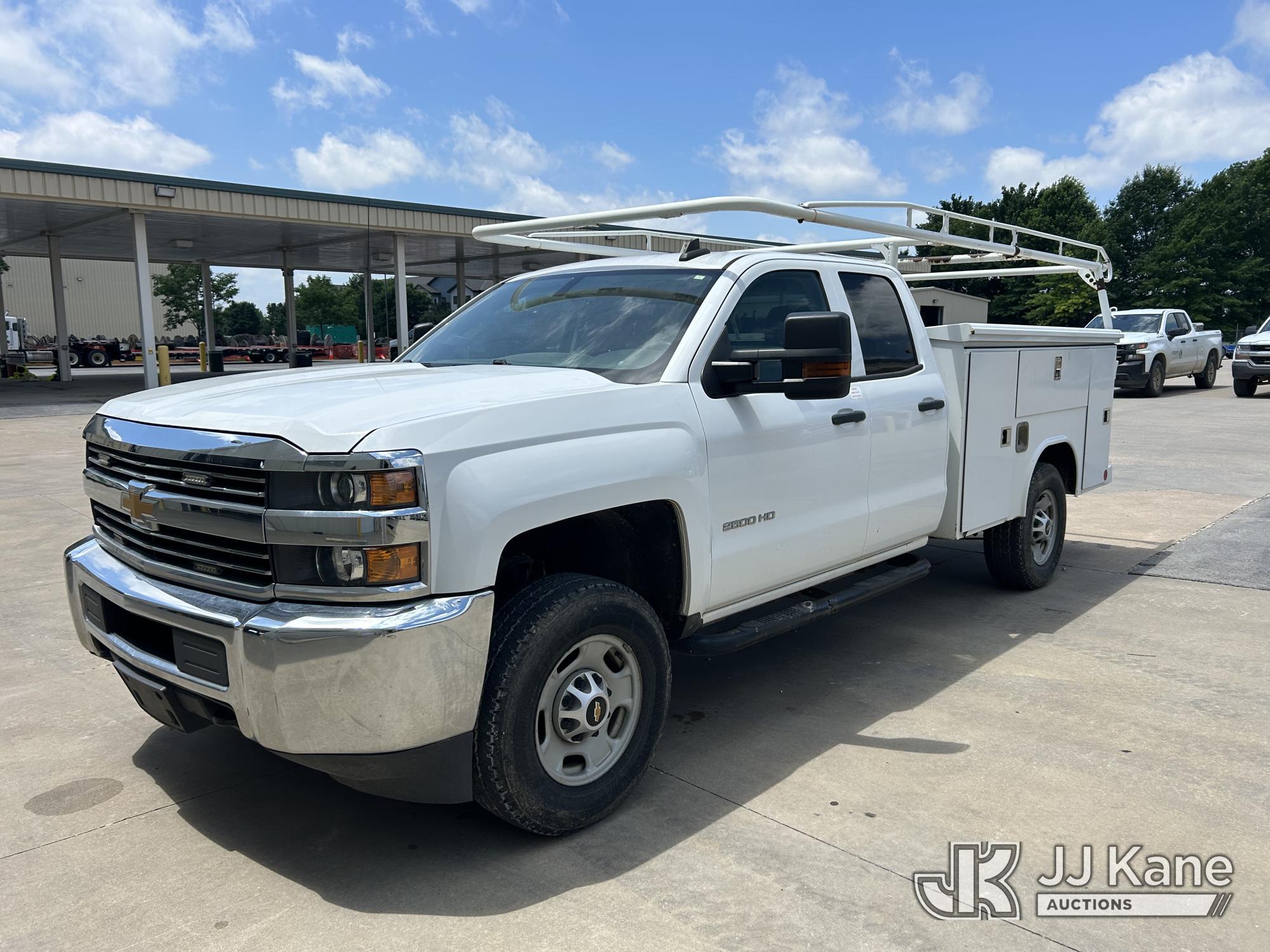 2017 Chevrolet Silverado 2500HD Extended-Cab Service Truck, Arkansas cooperative owned and operated.