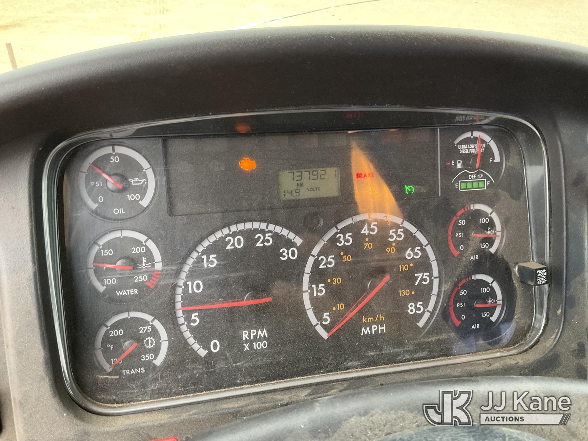 2015 Freightliner M2 106