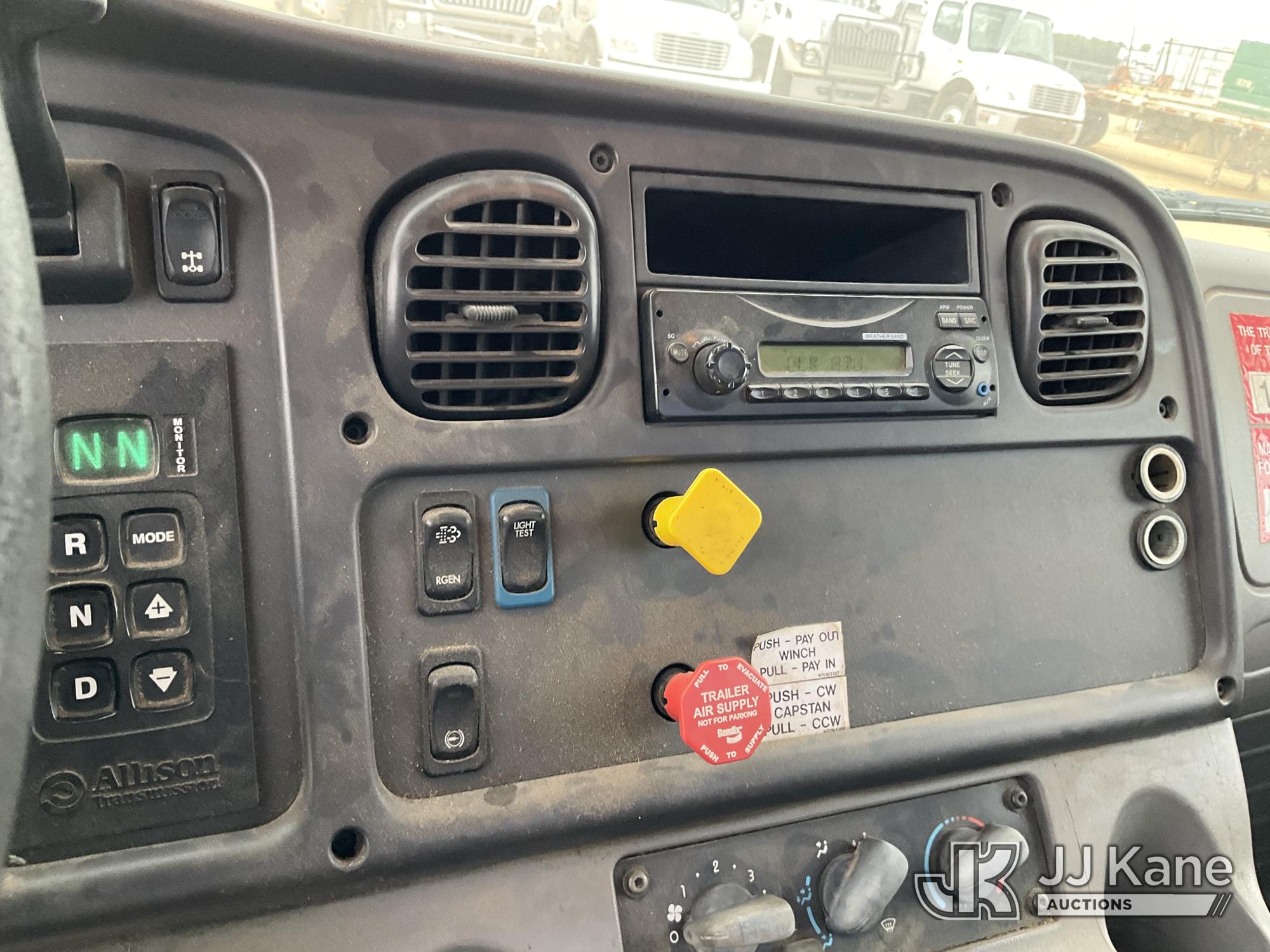 2015 Freightliner M2 106