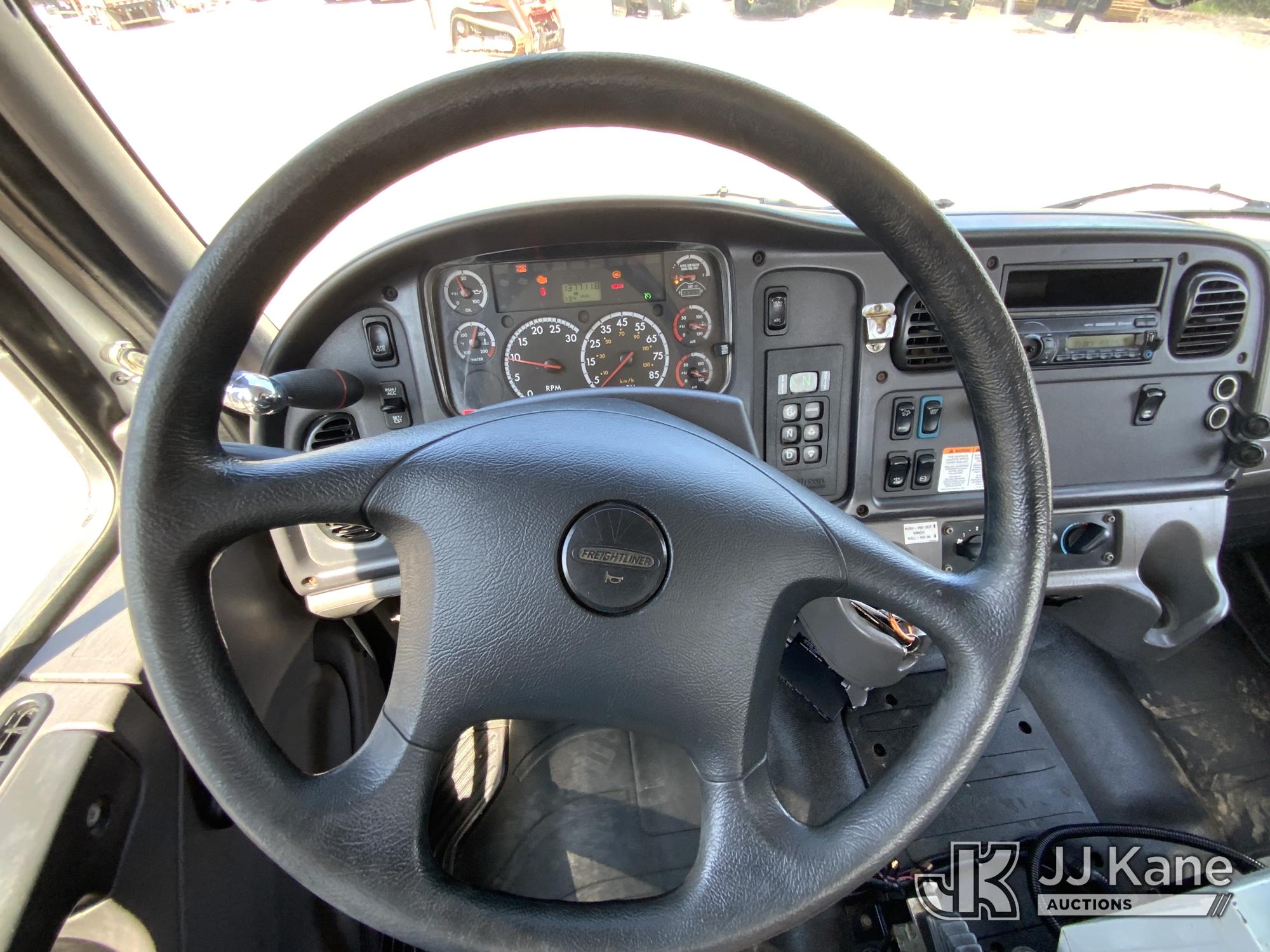 2015 Freightliner M2 106
