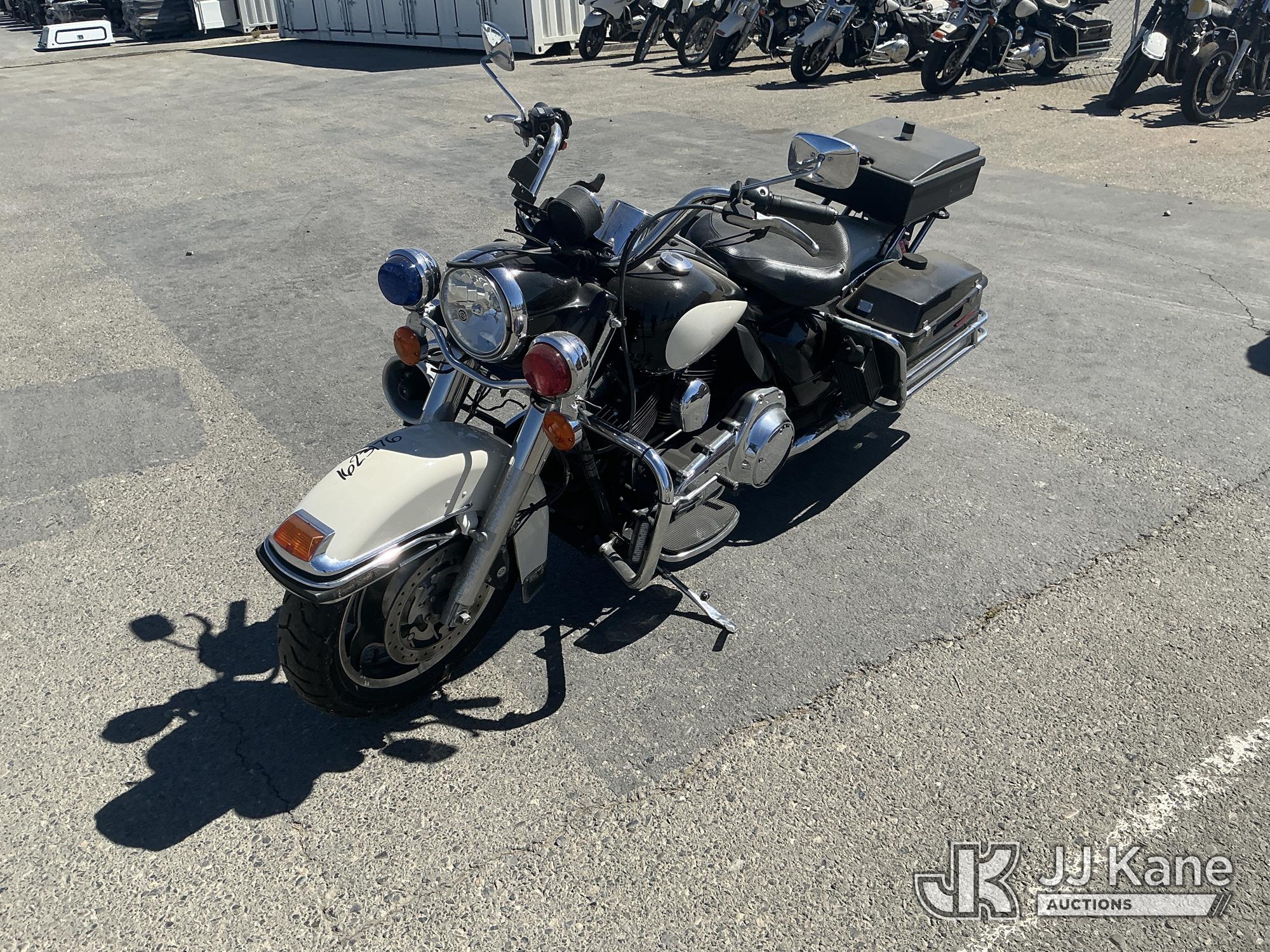 2010 Harley-Davidson FLHP Motorcycle