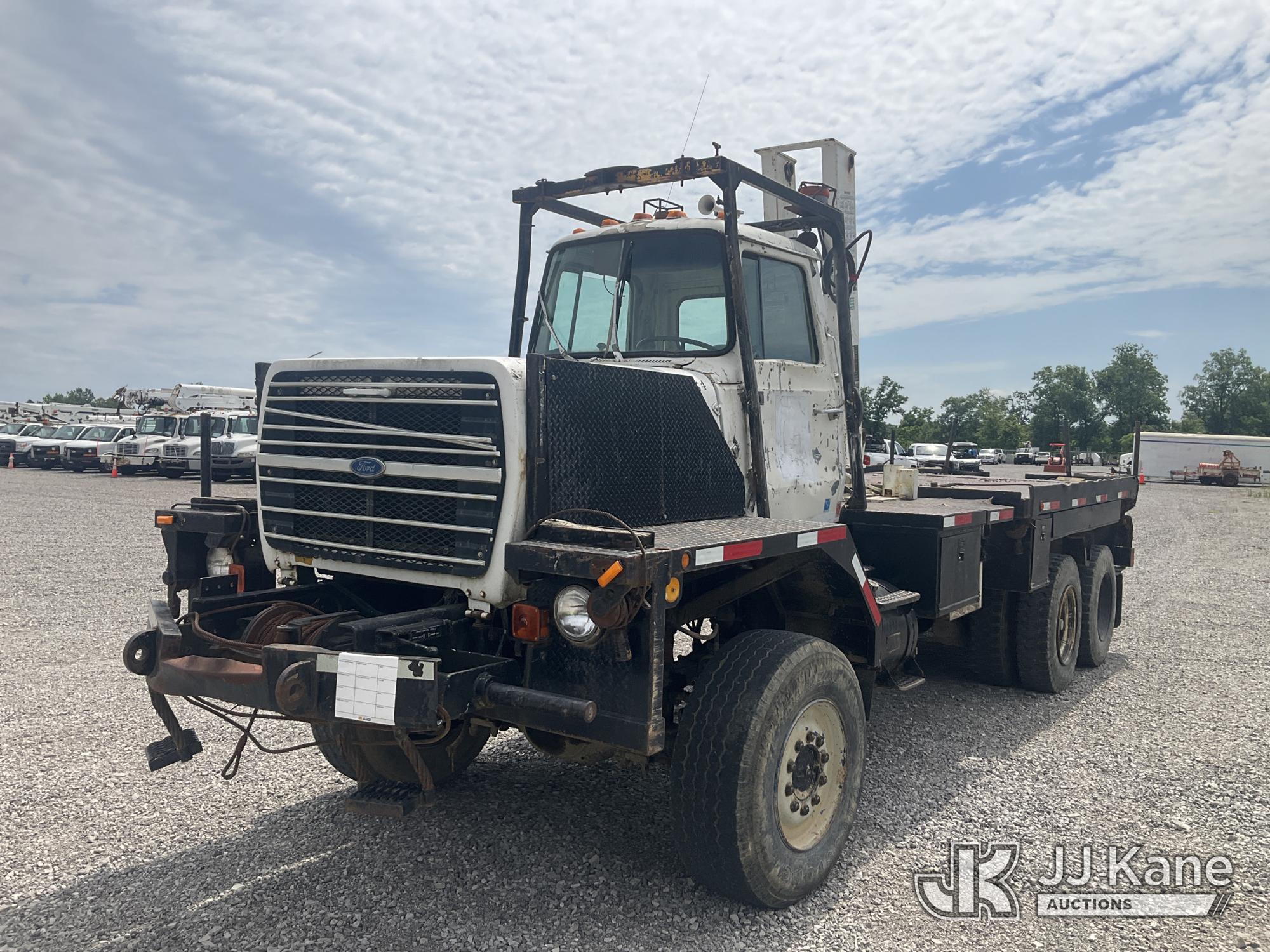 Photo of a 1988 Ford LTS8000