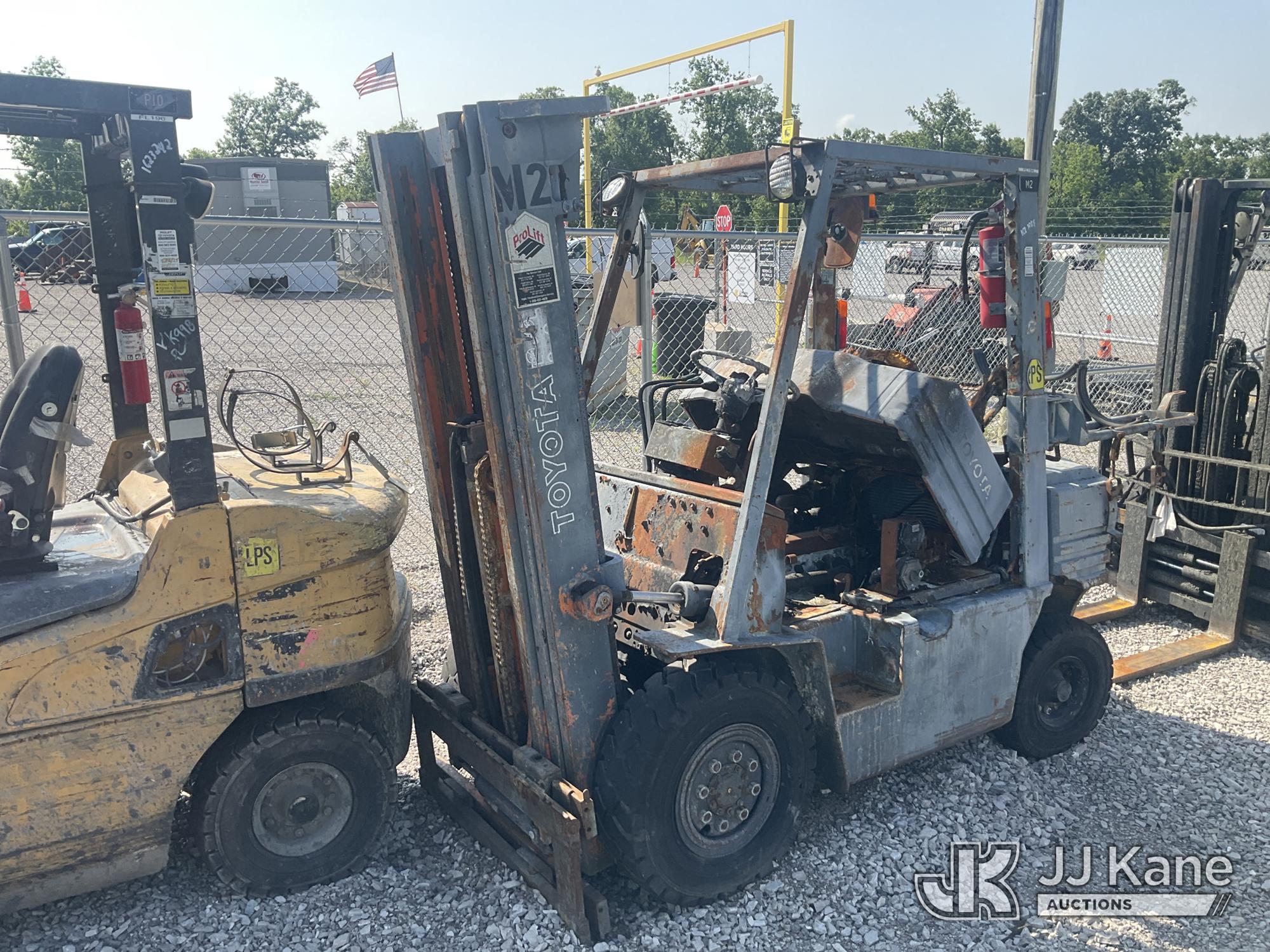Photo of a 1993 Toyota 42-5FG25
