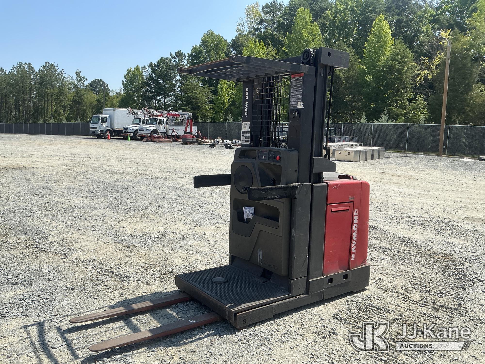 Photo of a 2013 Raymond 5400PC30TT