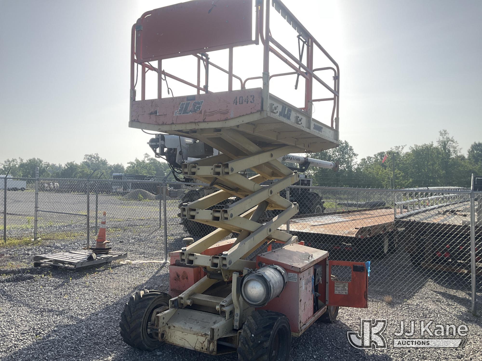 Photo of a 2000 JLG 260MRT