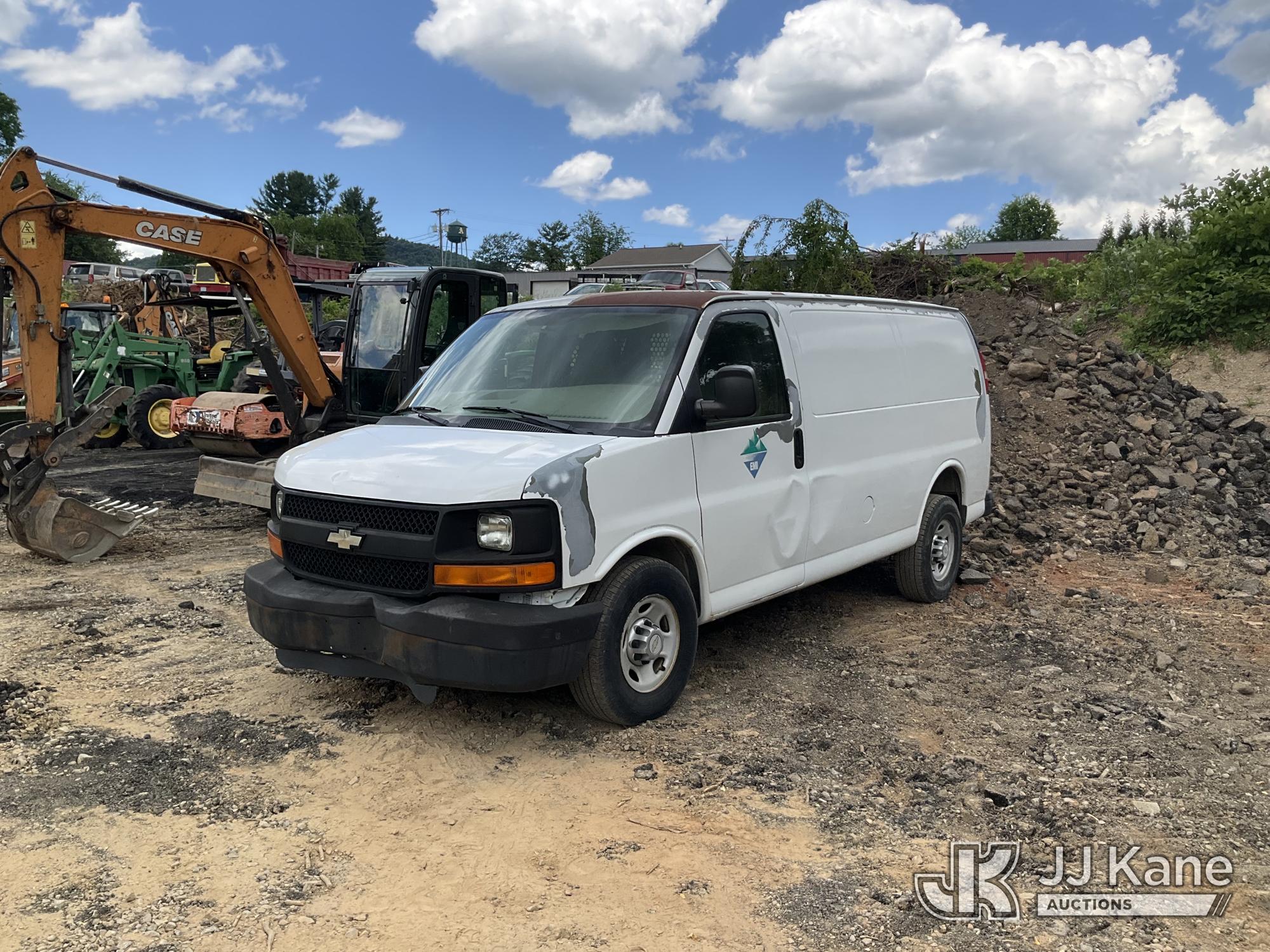 Photo of a 2011 Chevrolet Express G2500