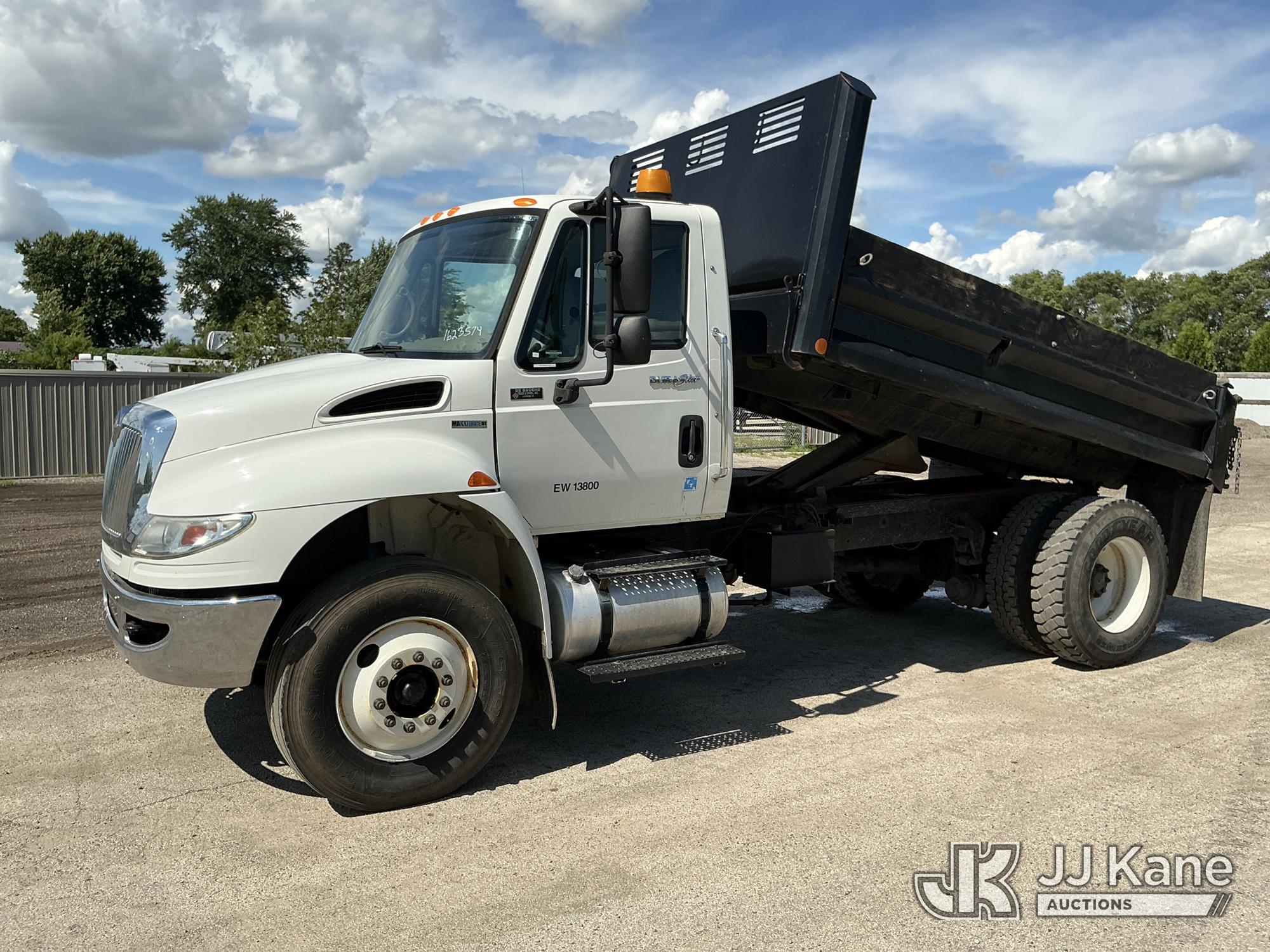 Photo of a 2011 International 4400