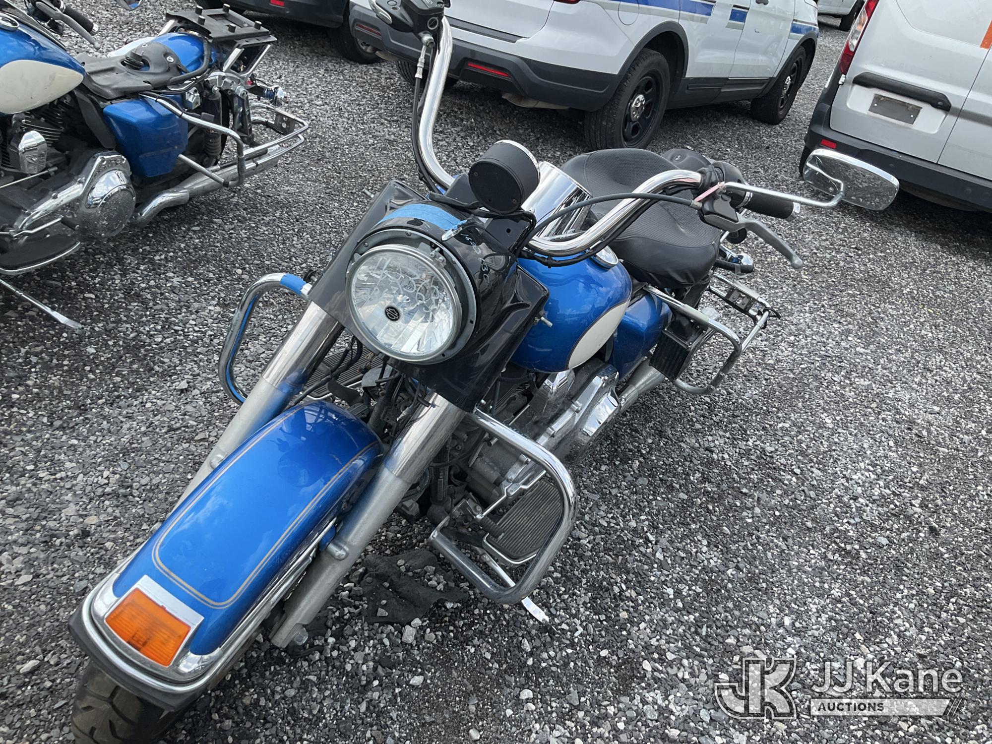 2013 Harley-Davidson FLHP Motorcycle