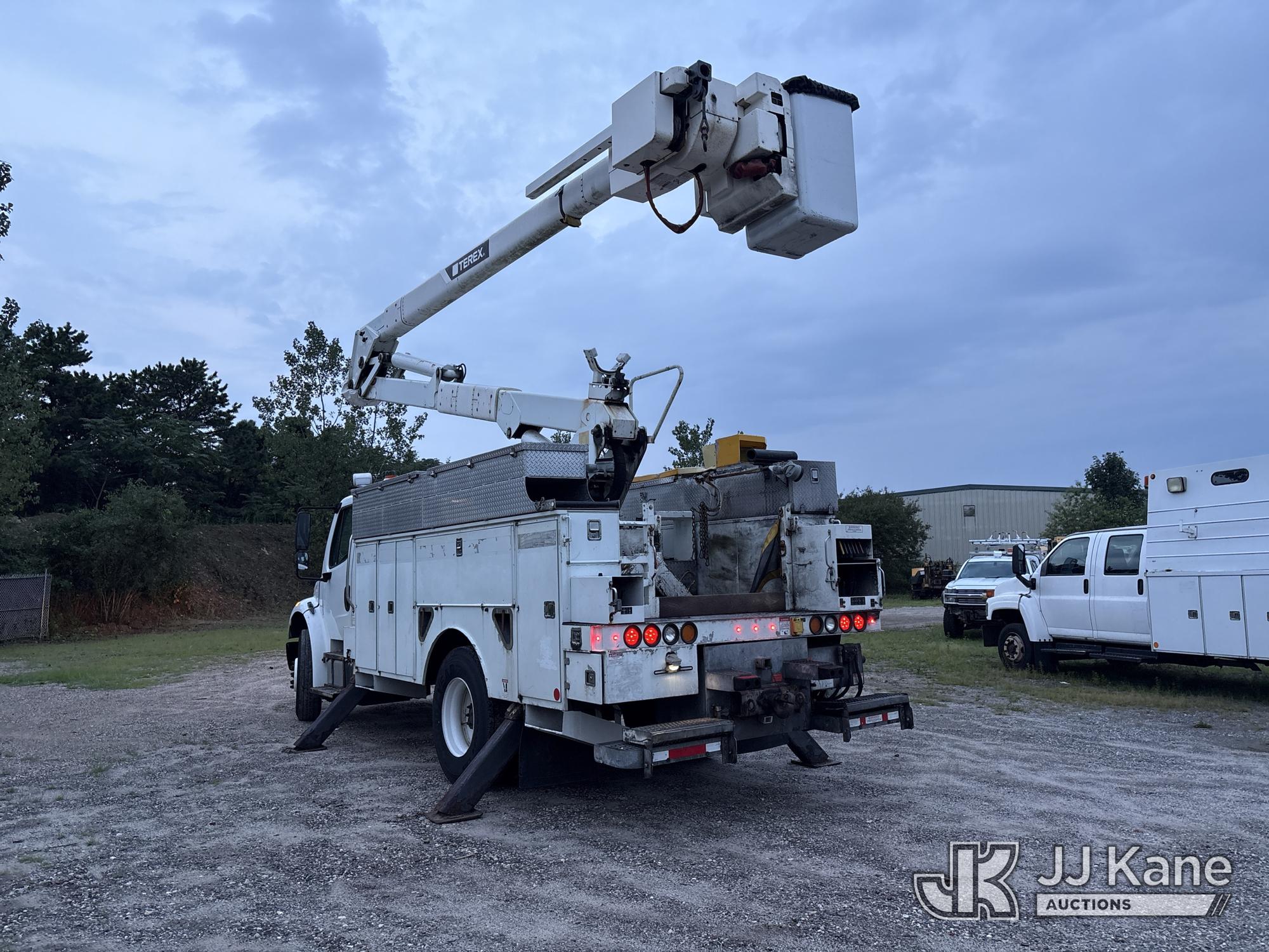 2012 Freightliner M2 106