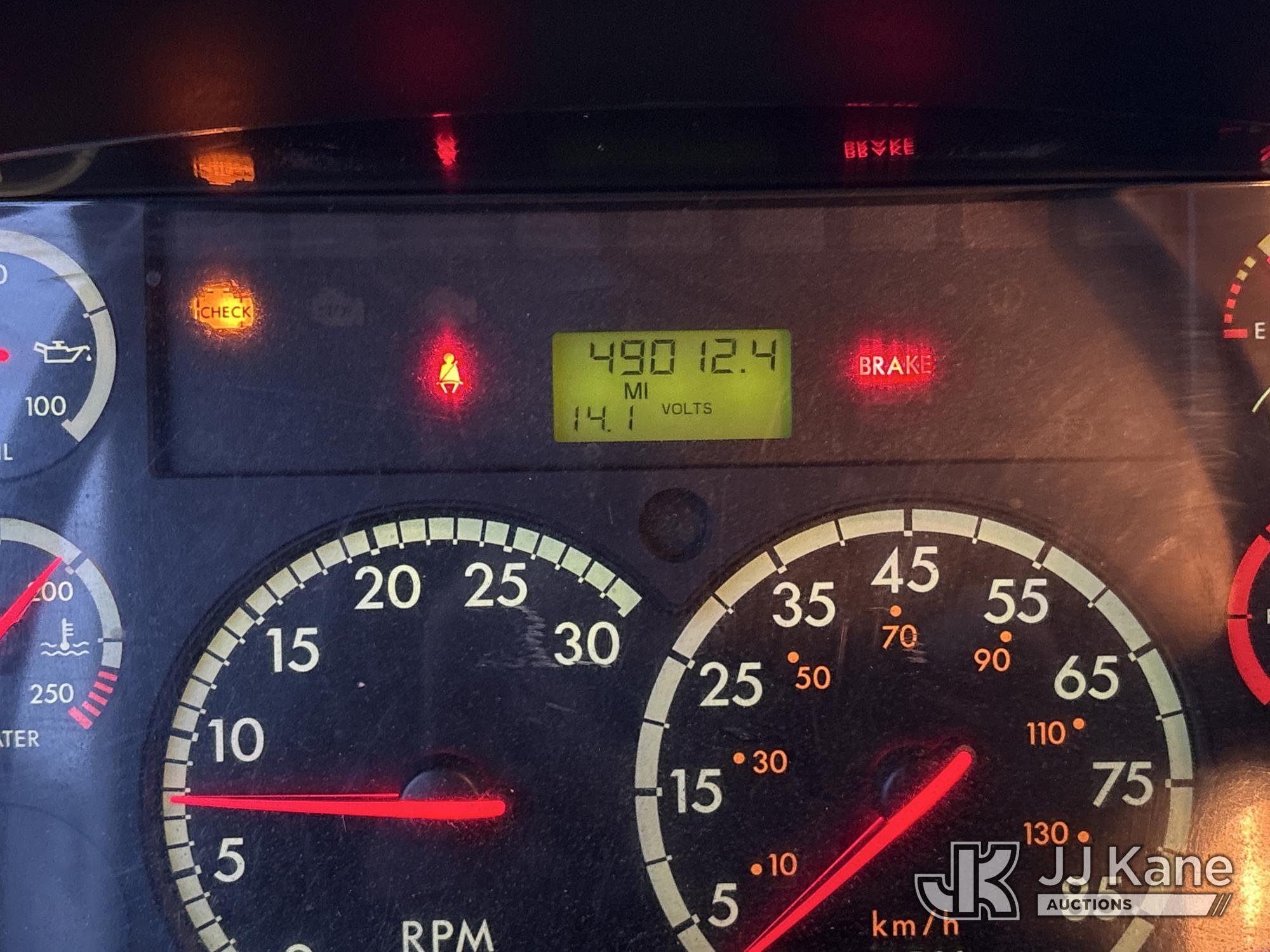 2012 Freightliner M2 106