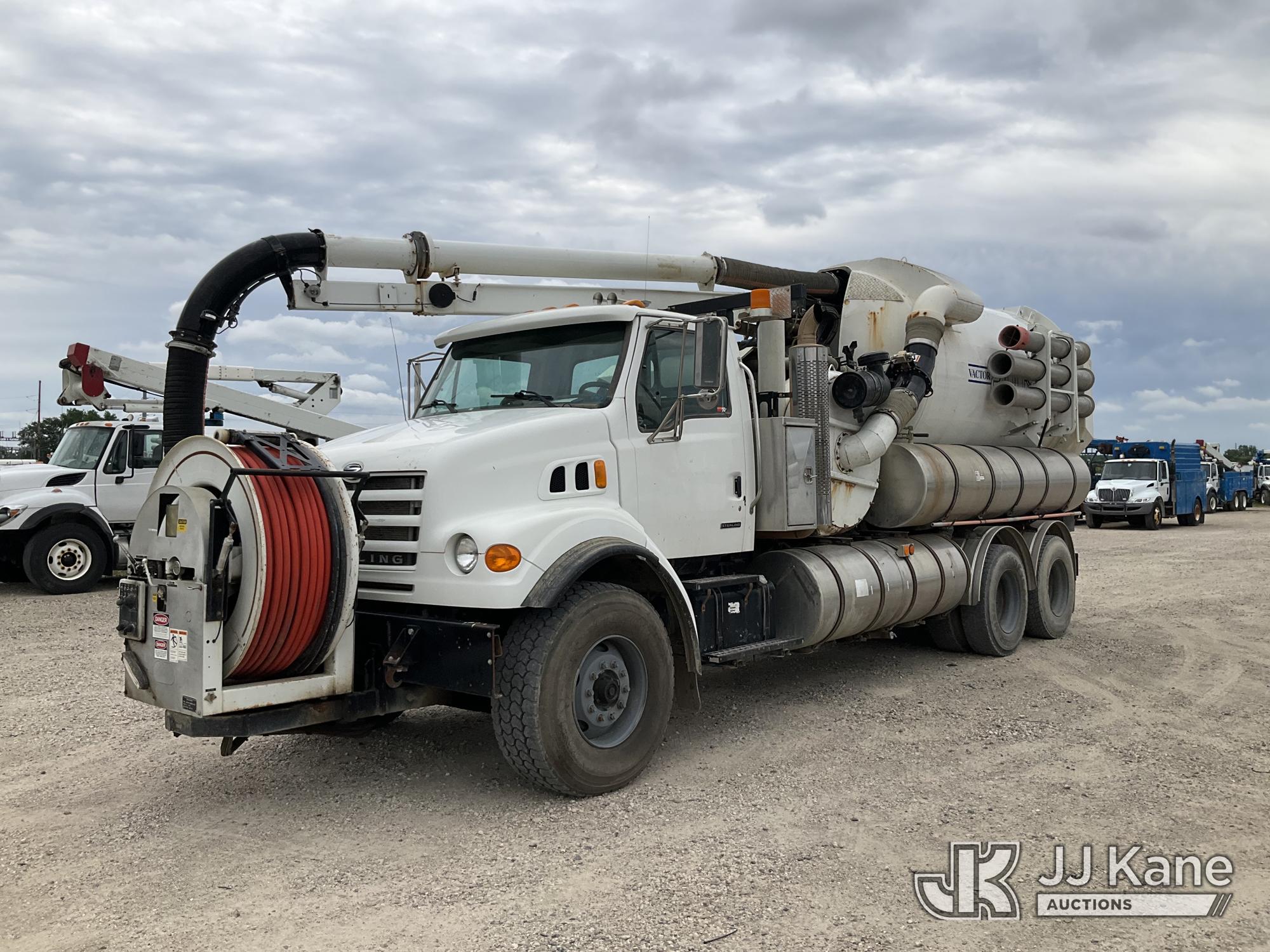 Photo of a 2004 Sterling LT7500
