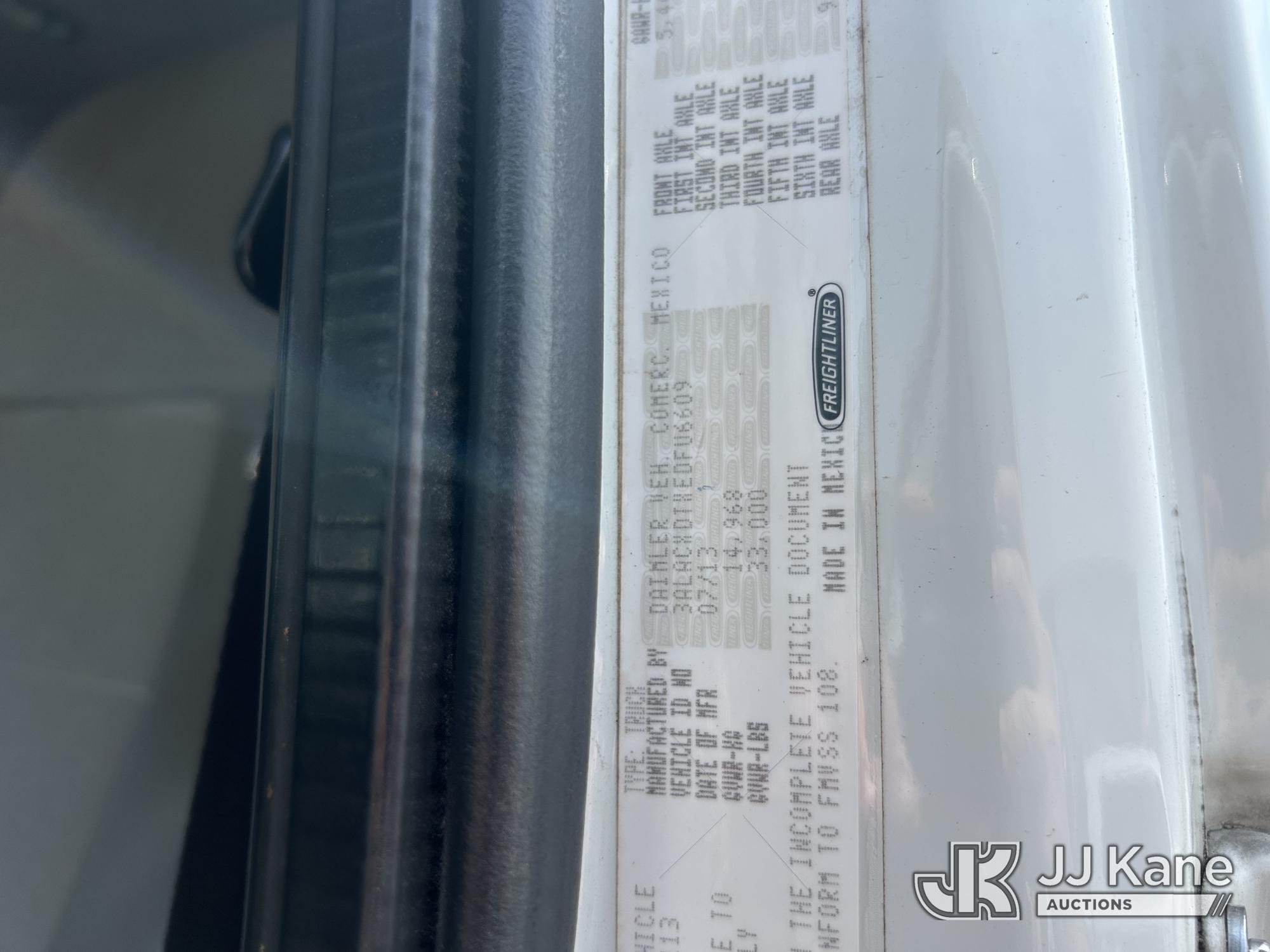 2014 Freightliner M2 106