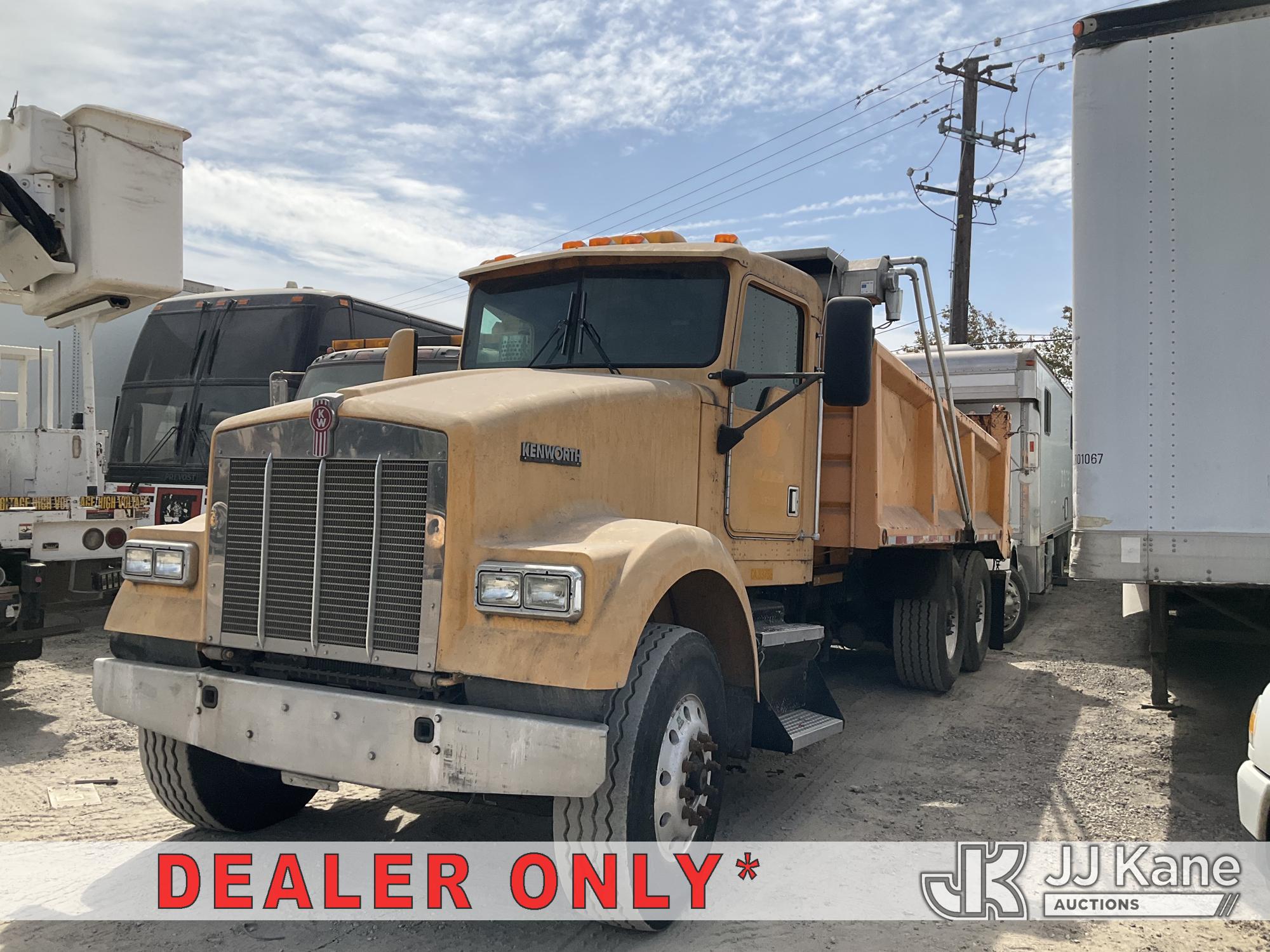 2001 Kenworth W900 T/A Dump Truck