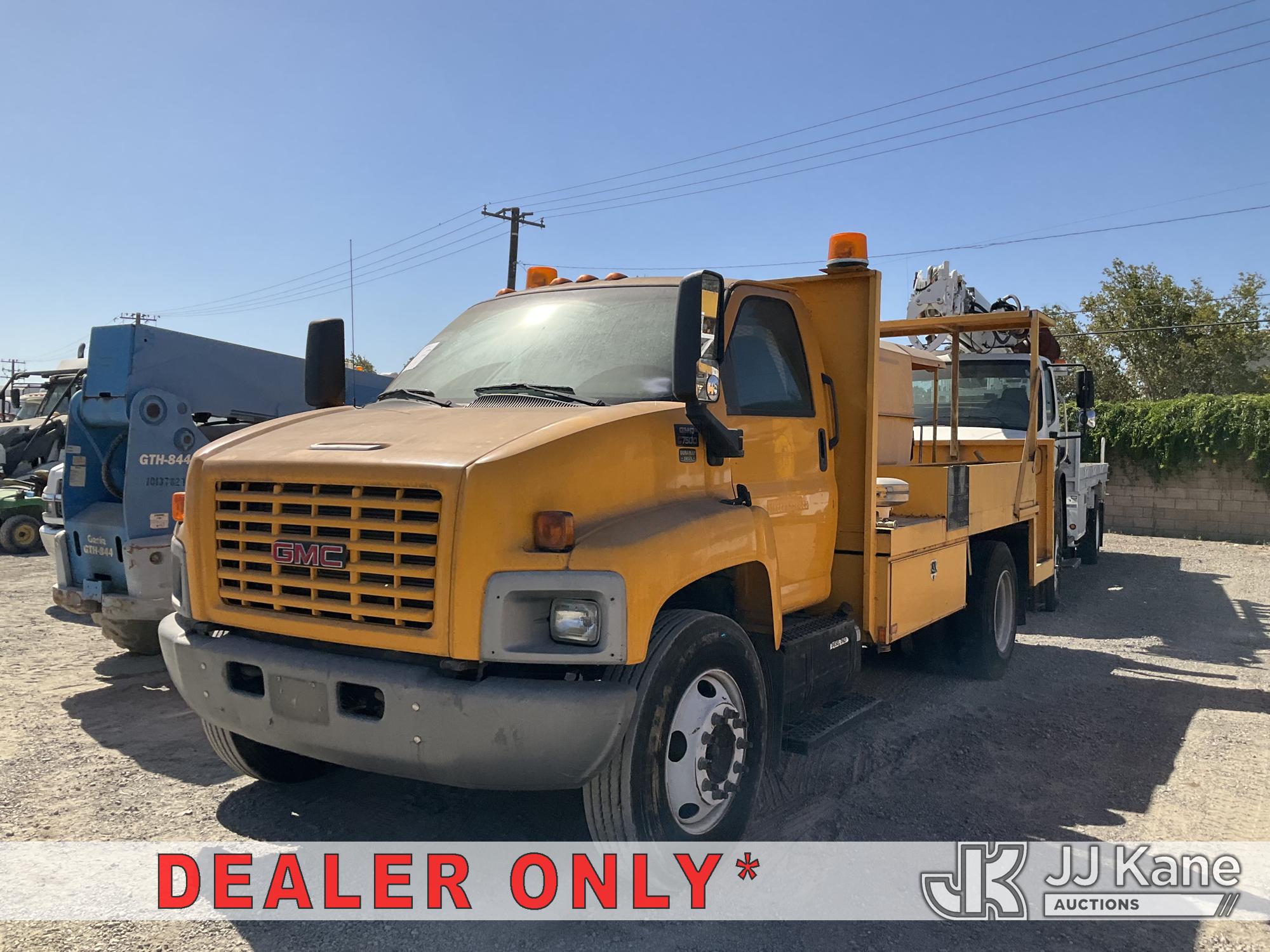 Photo of a 2004 GMC C7C042