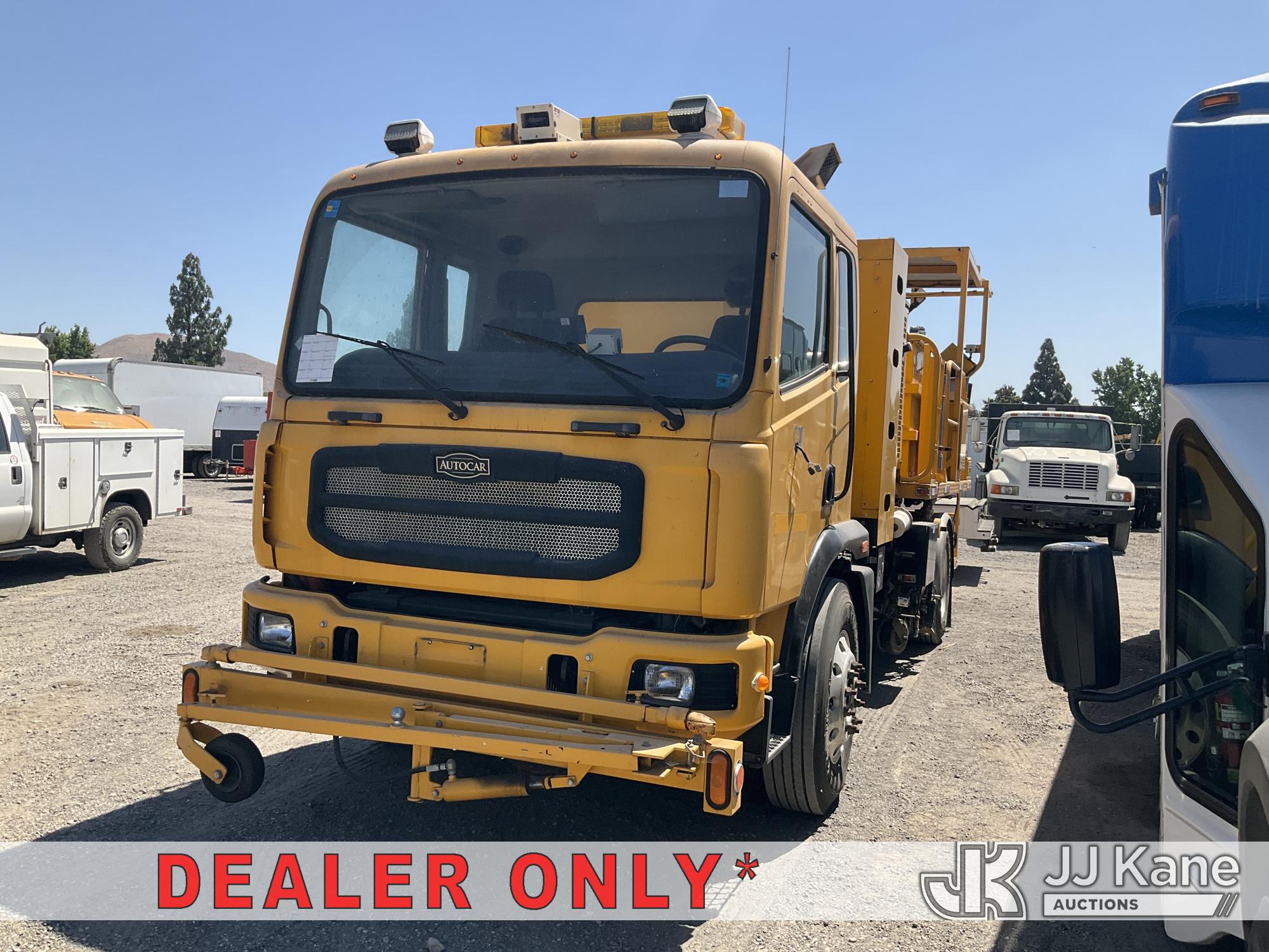Photo of a 2016 Autocar ACMD 4X2