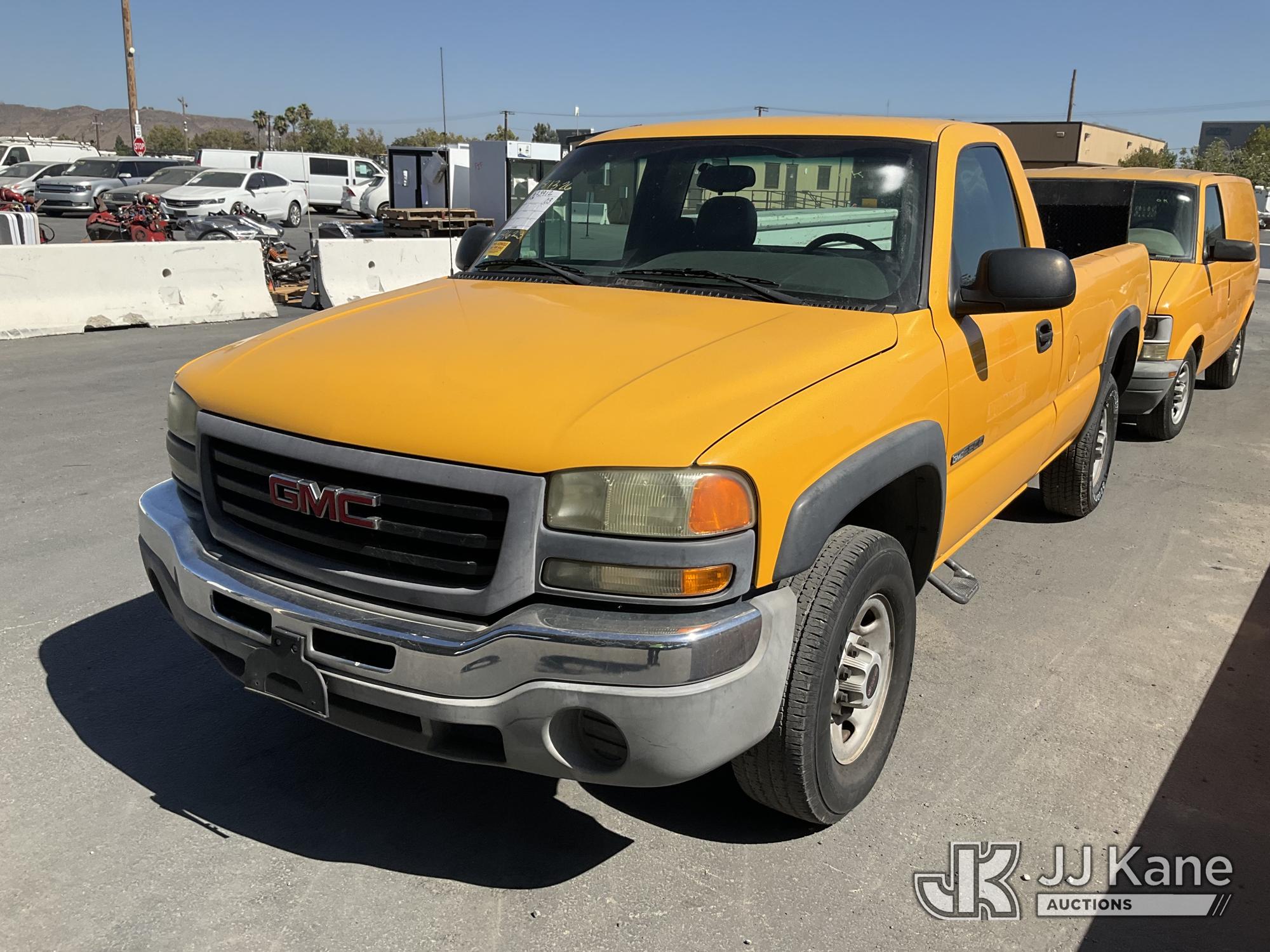 Photo of a 2003 GMC Sierra 2500