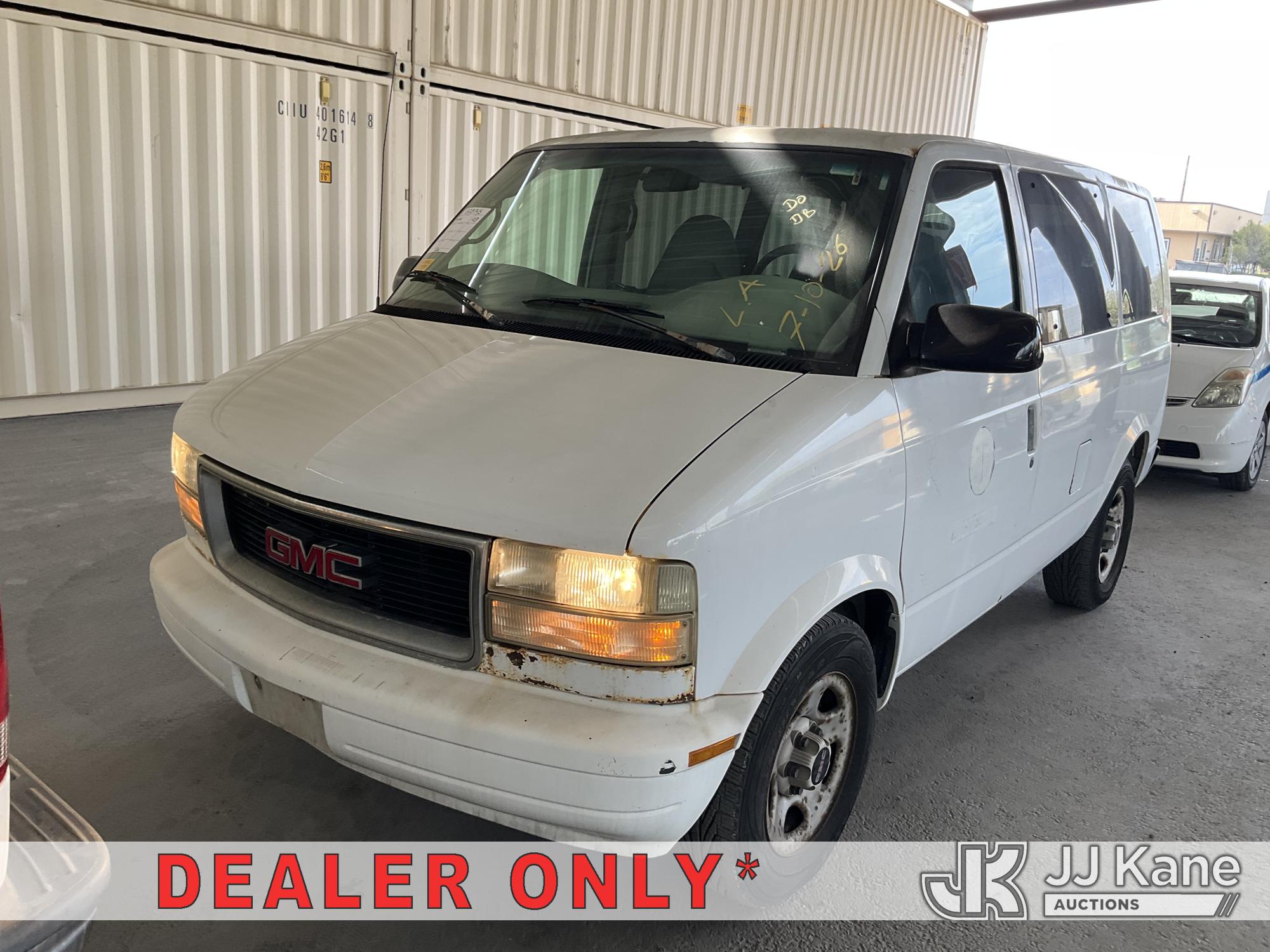 Photo of a 2003 GMC Safari