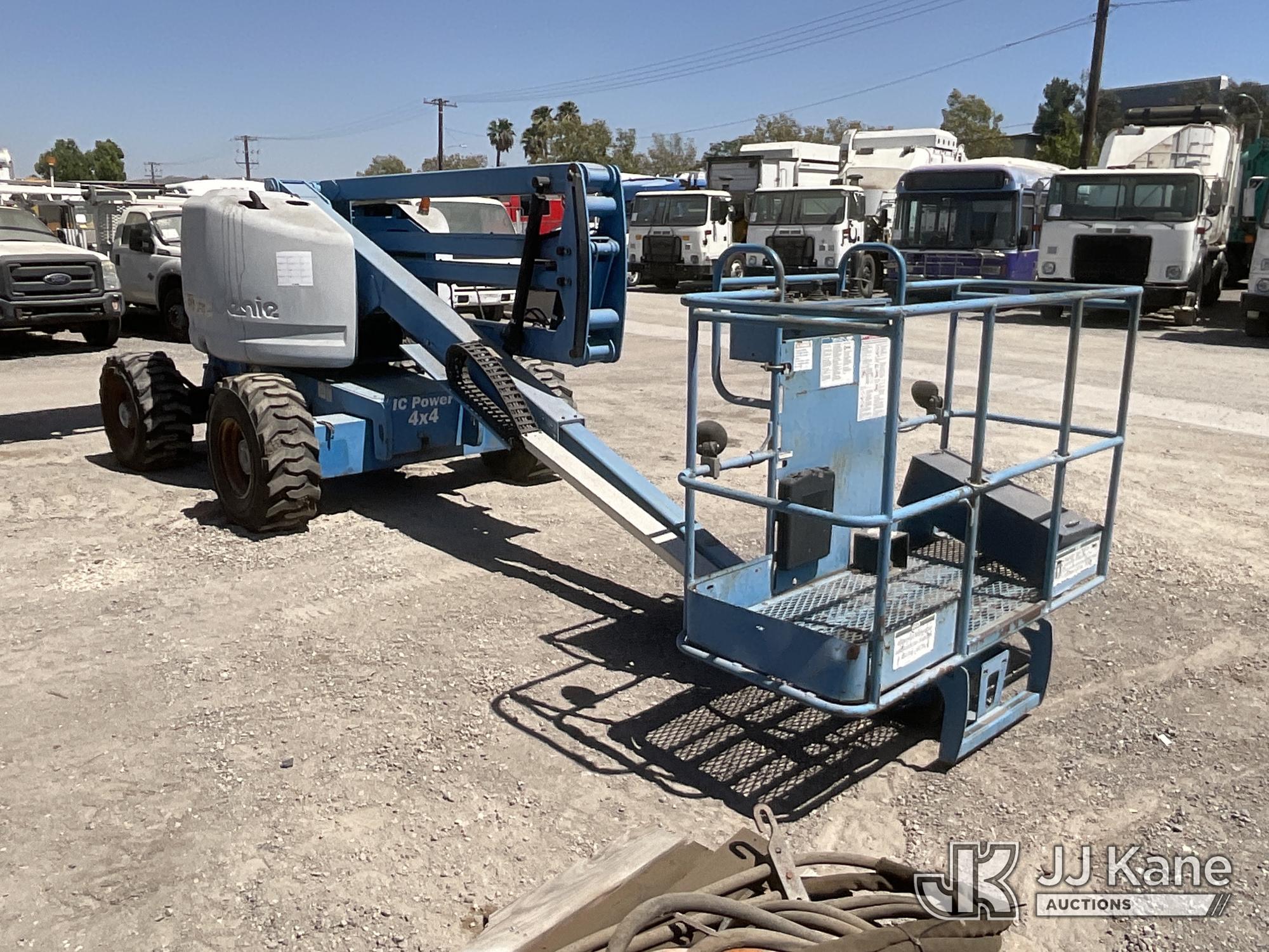 2001 Genie Z4525