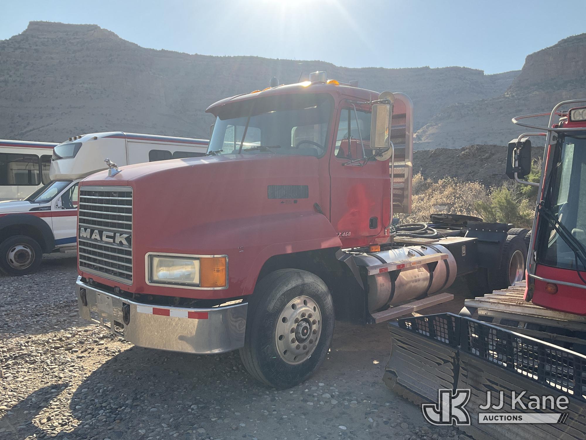 Photo of a 1999 Mack CH600