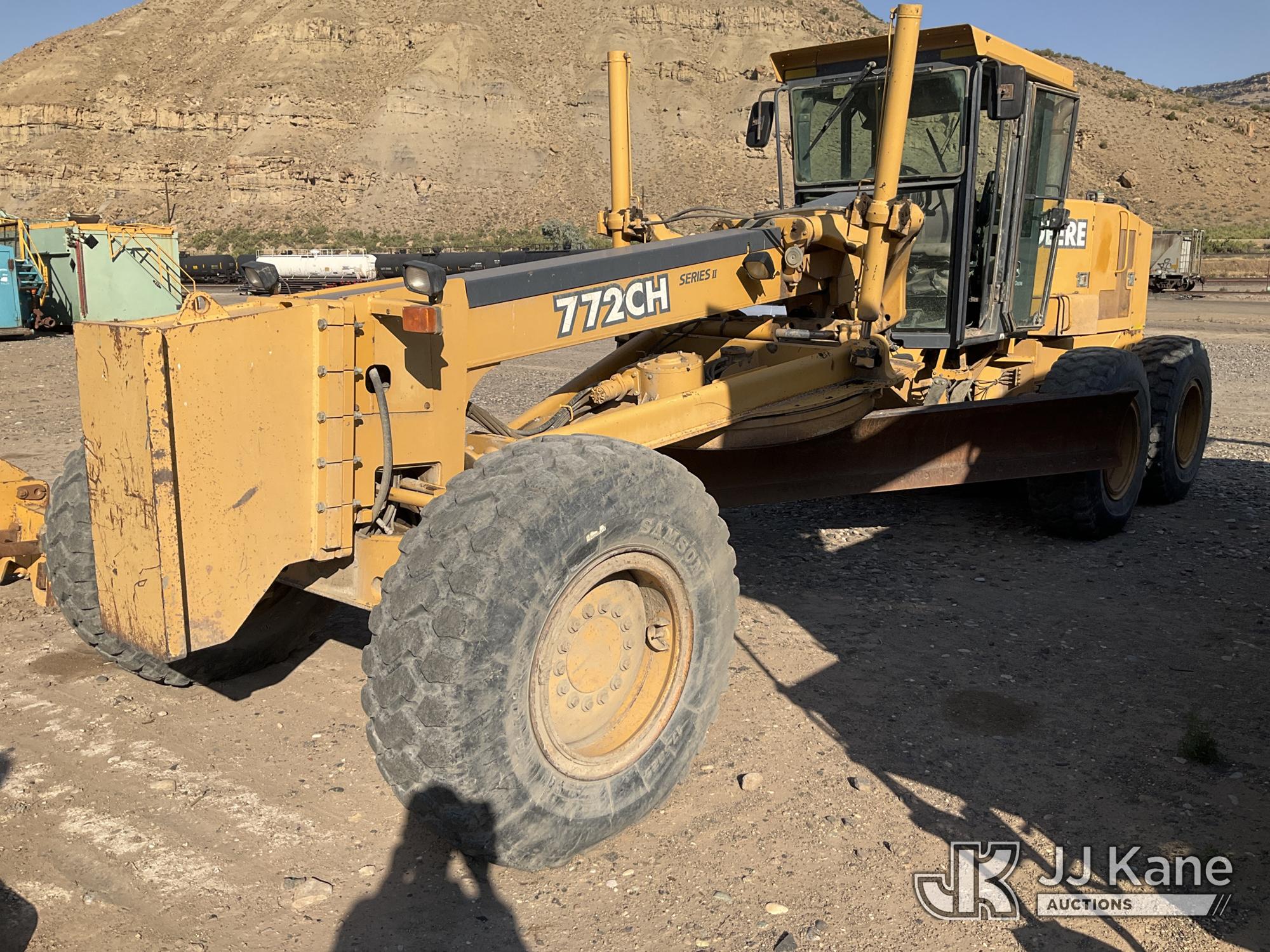 2002 John Deere 772CH Series II Motor Grader
