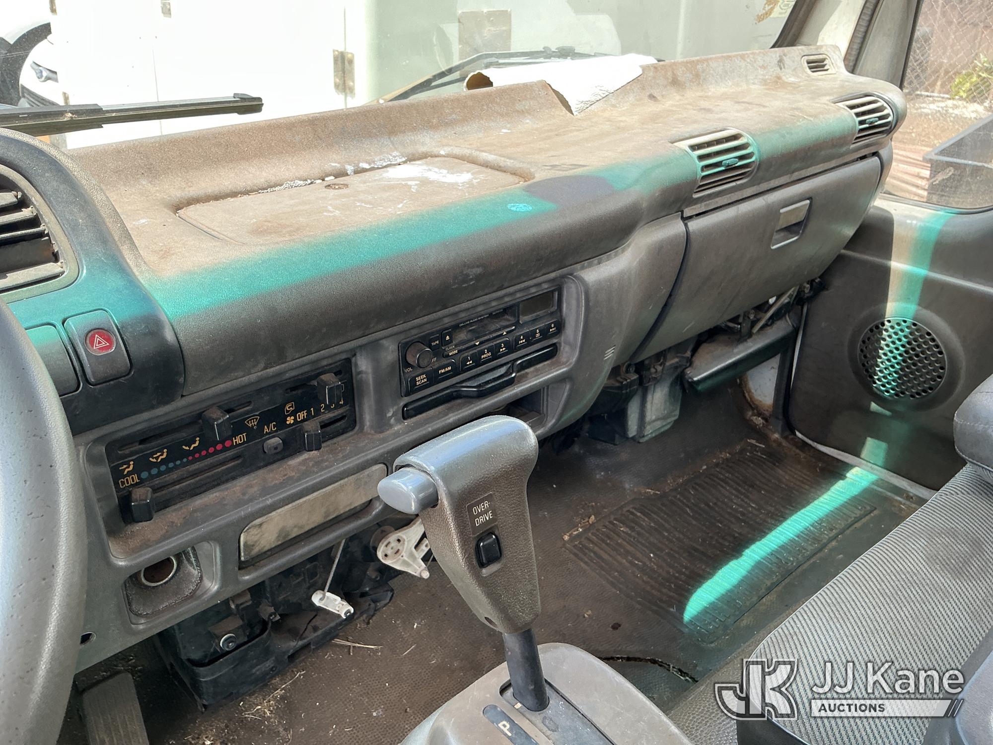 2001 Isuzu NPR